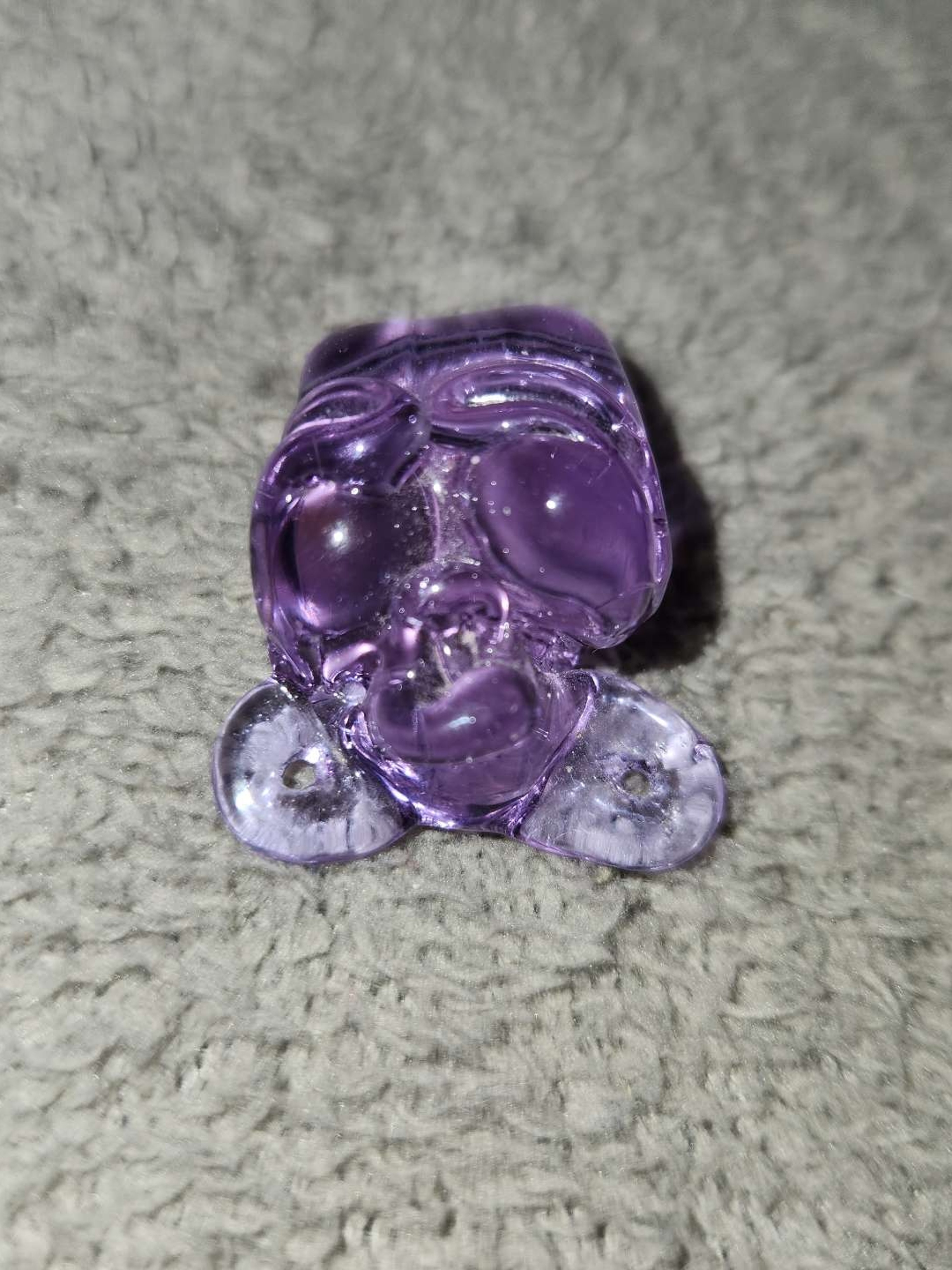Preview pic of Alien head pendant CFL reactive