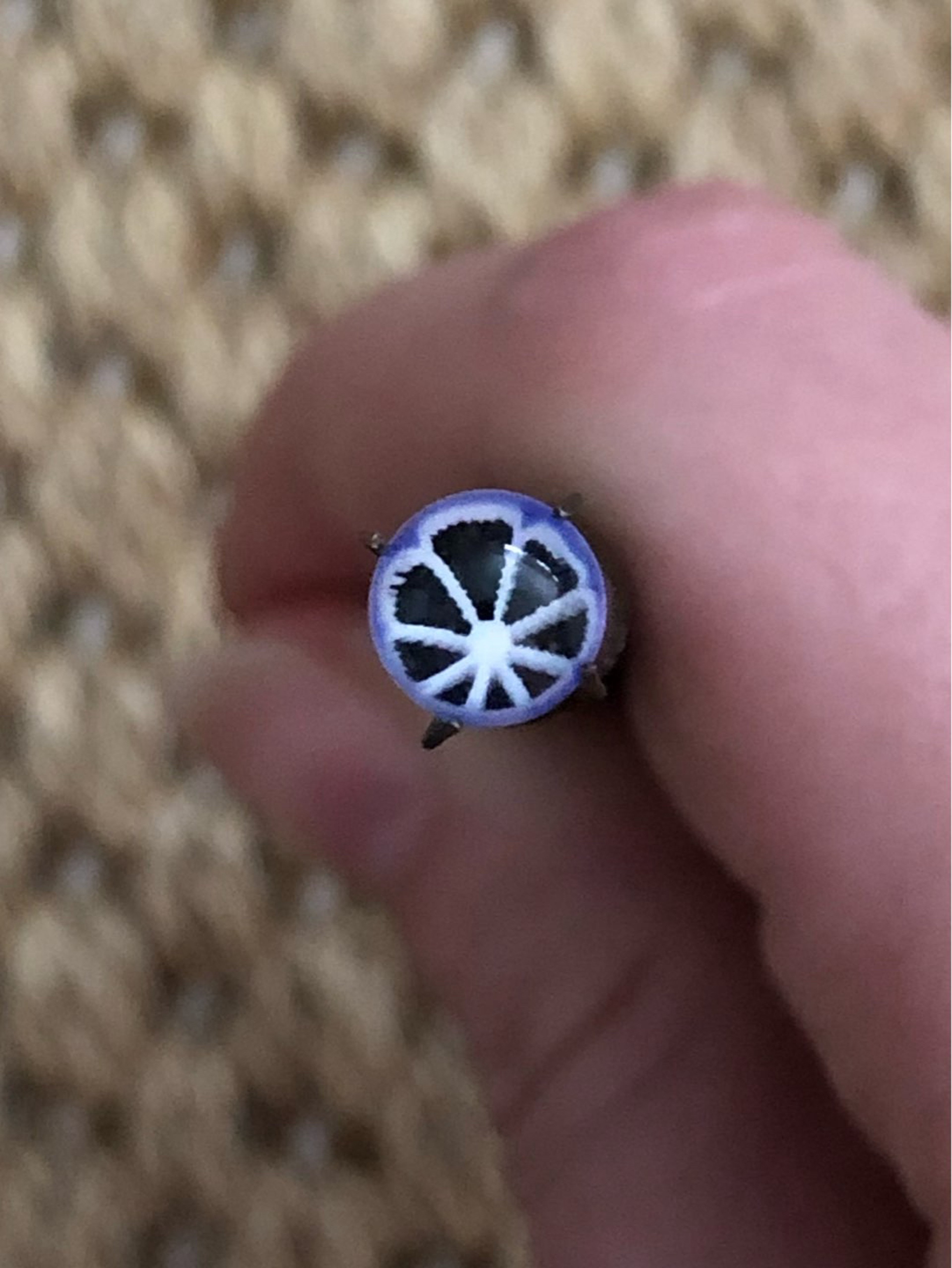 Preview pic of 6mm Deja Blue 8 Slice Millie Pearl by Lyons Glass