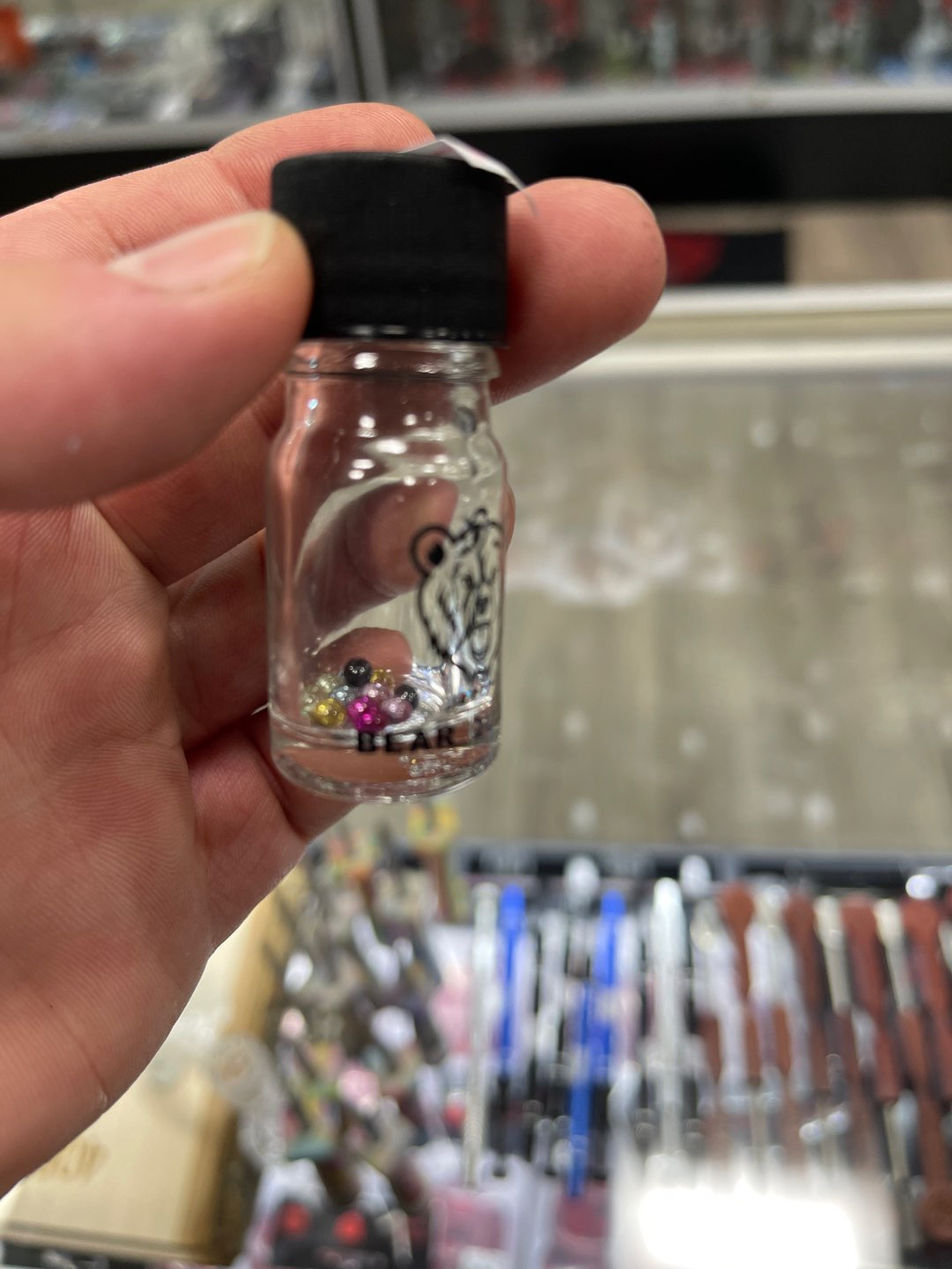 Preview pic of Bear quartz 3mm pearls 12 pack