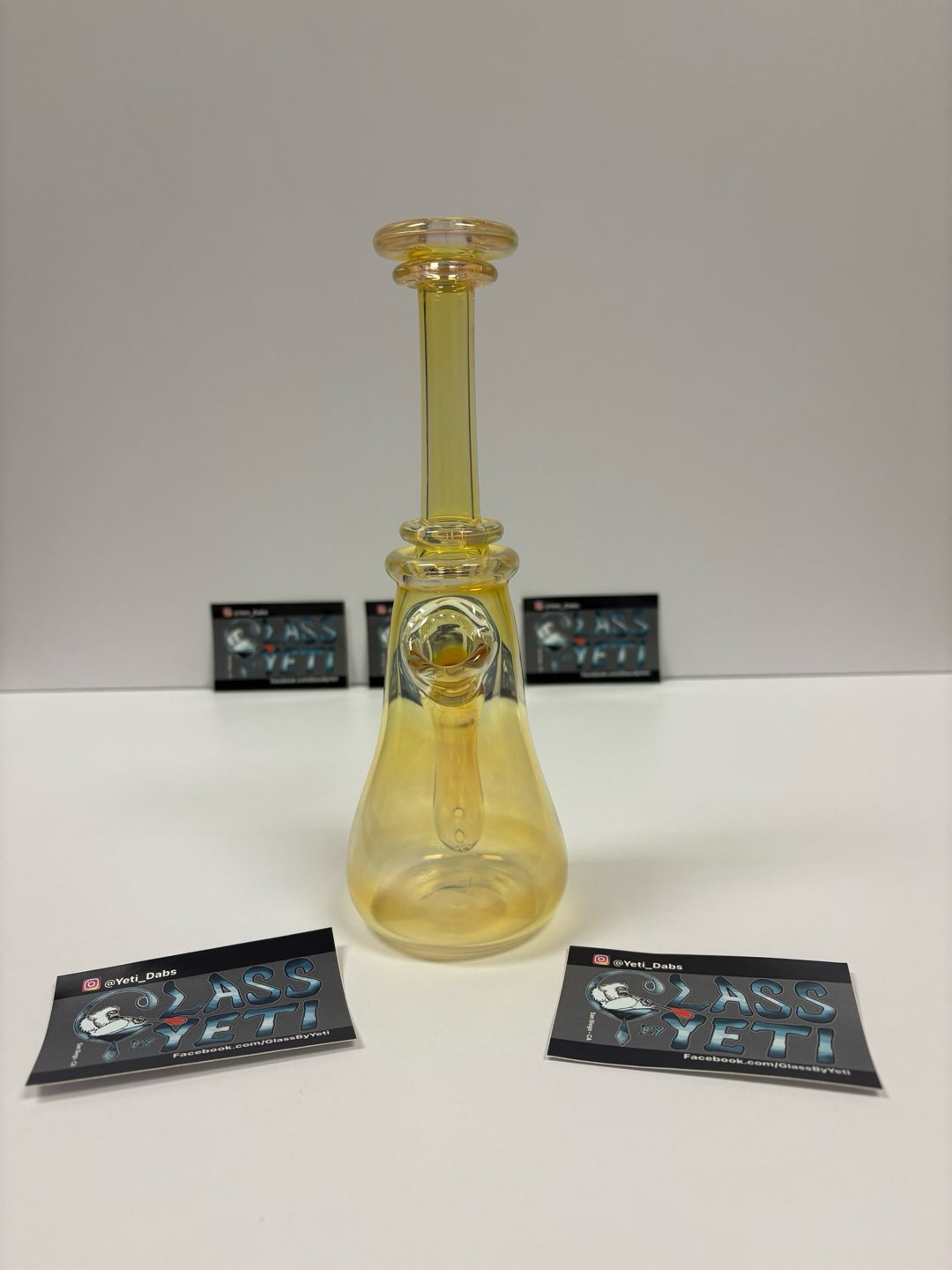 Preview pic of Glass by Yeti rig lots of fume 14mm 45 comes with Bear Quartz Trio