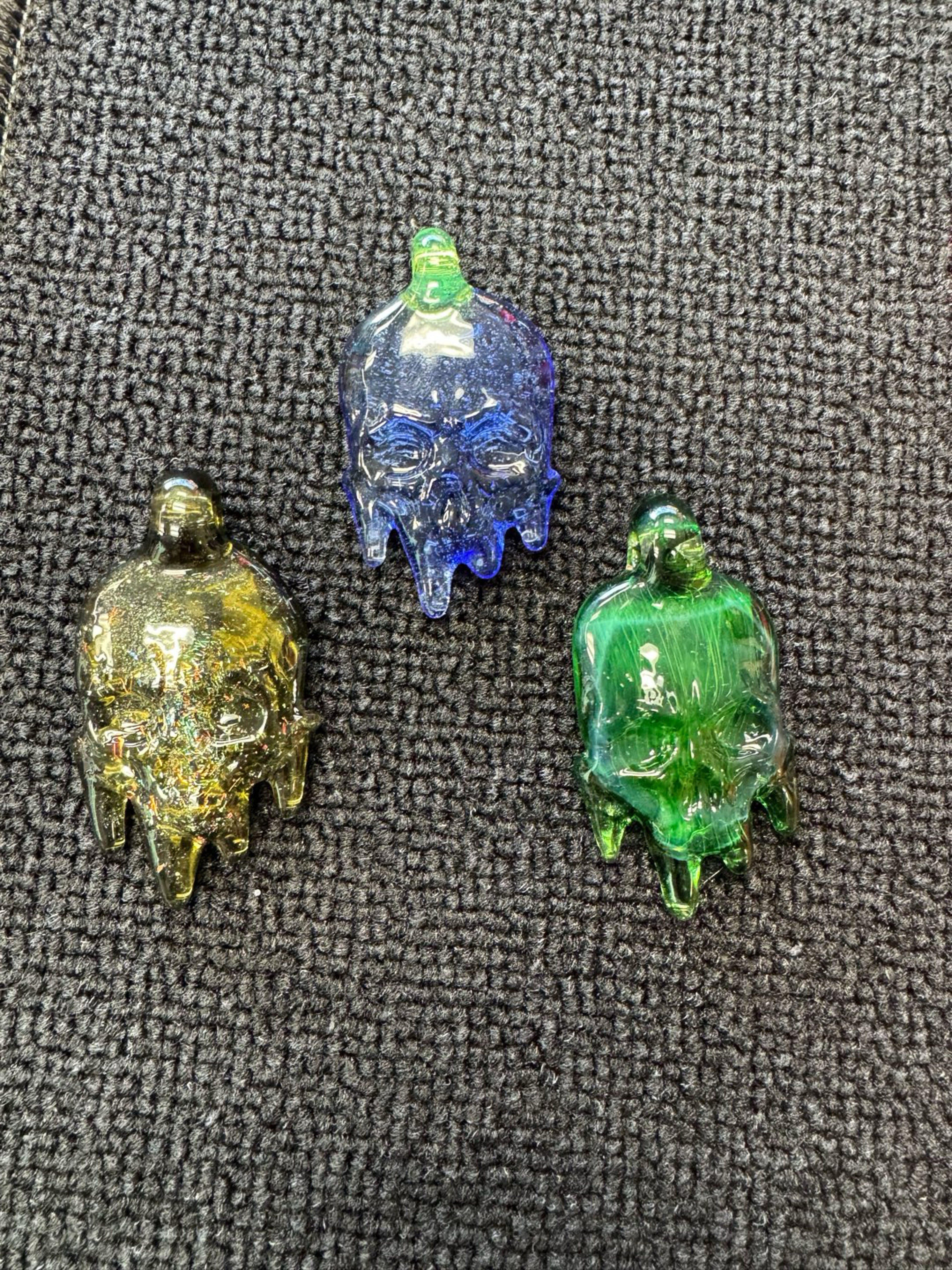 Preview pic of Grime- Melty Skull Pendants