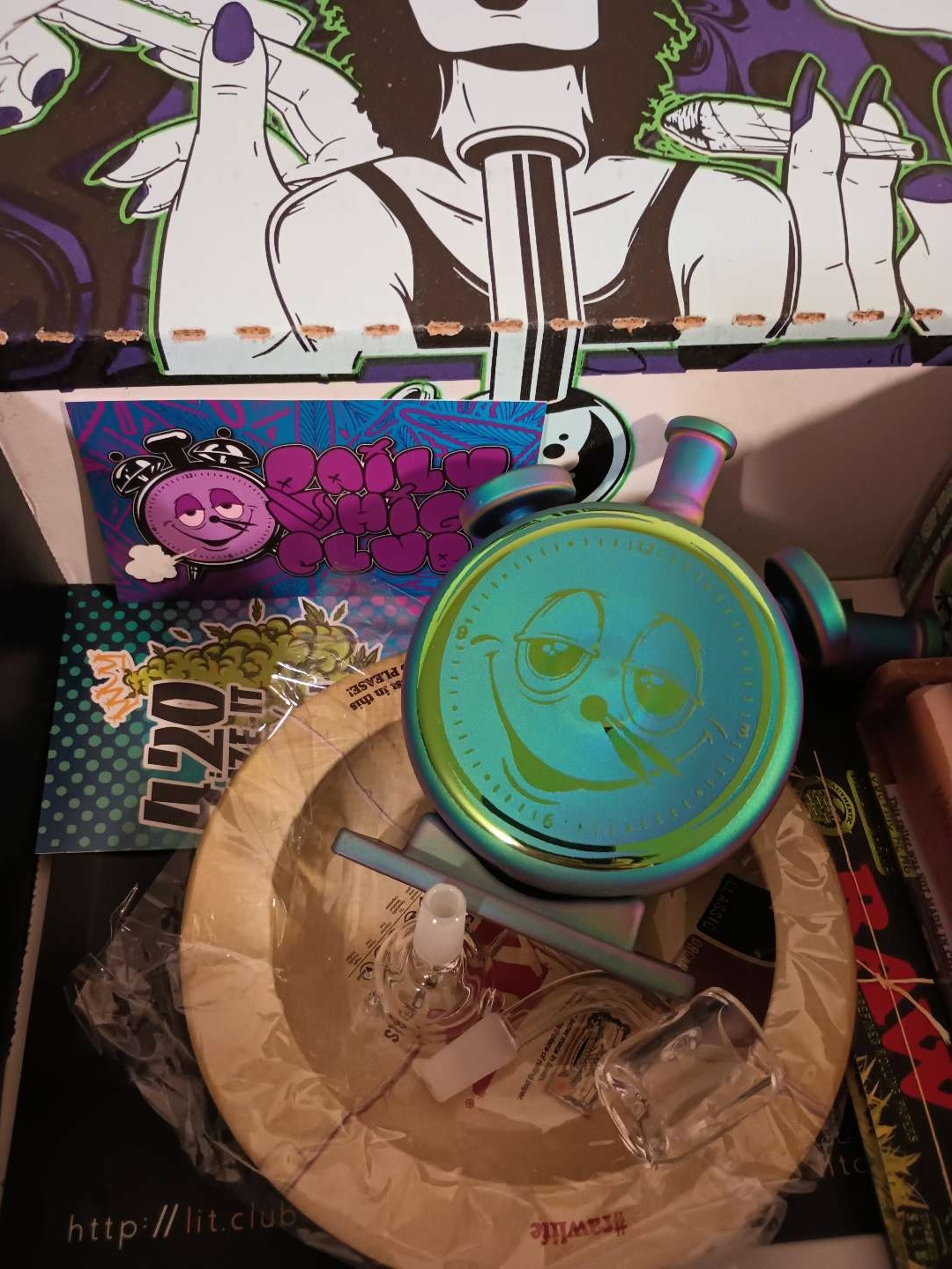 Preview pic of Daily High Club "420 clock" box