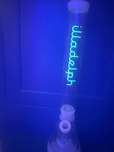 Preview pic of UV Glow Illadelph Collins beaker
