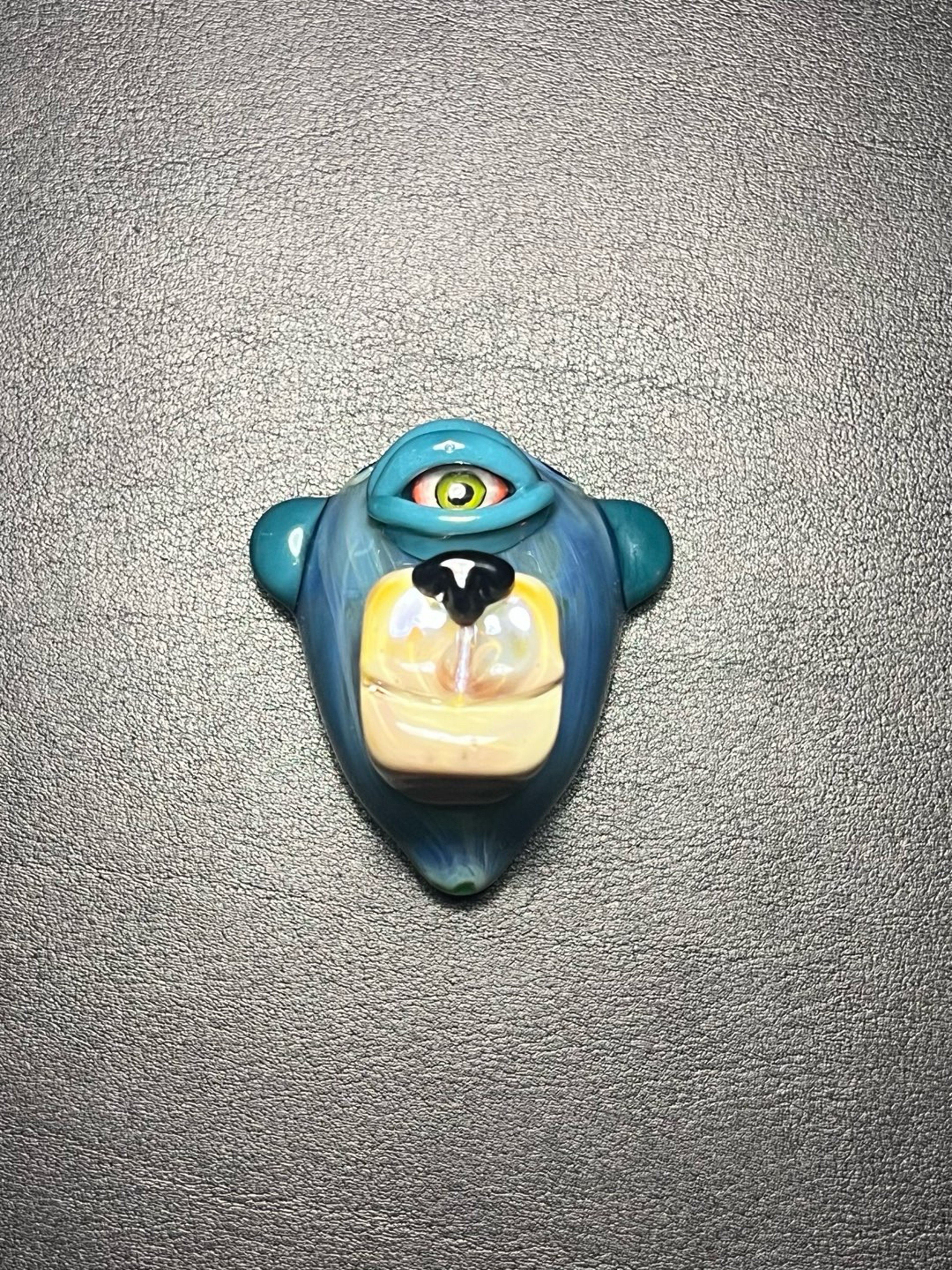 Preview pic of Munster Glass Bear Pendant