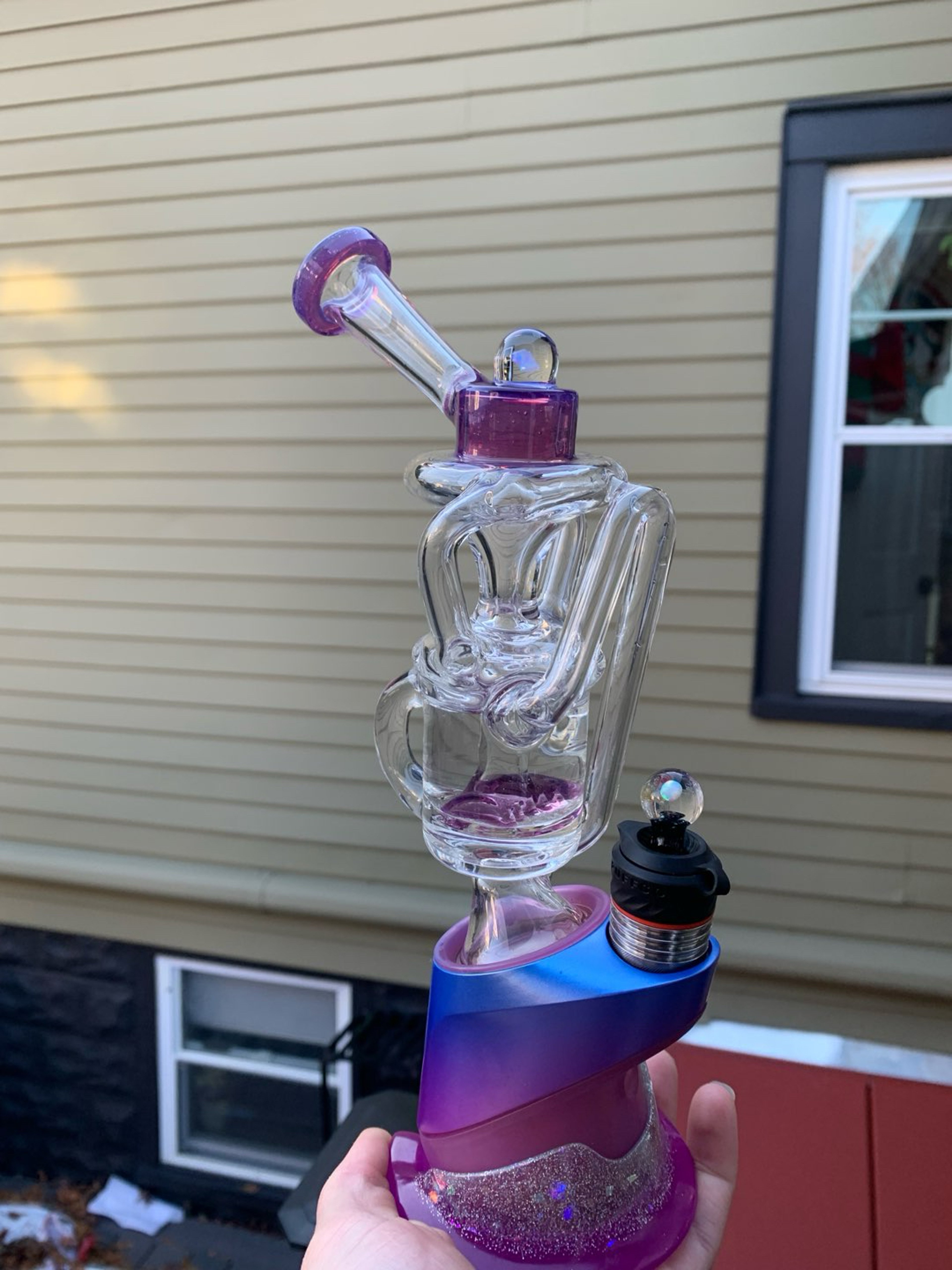 Preview pic of Dual uptake VIP puffco recycler