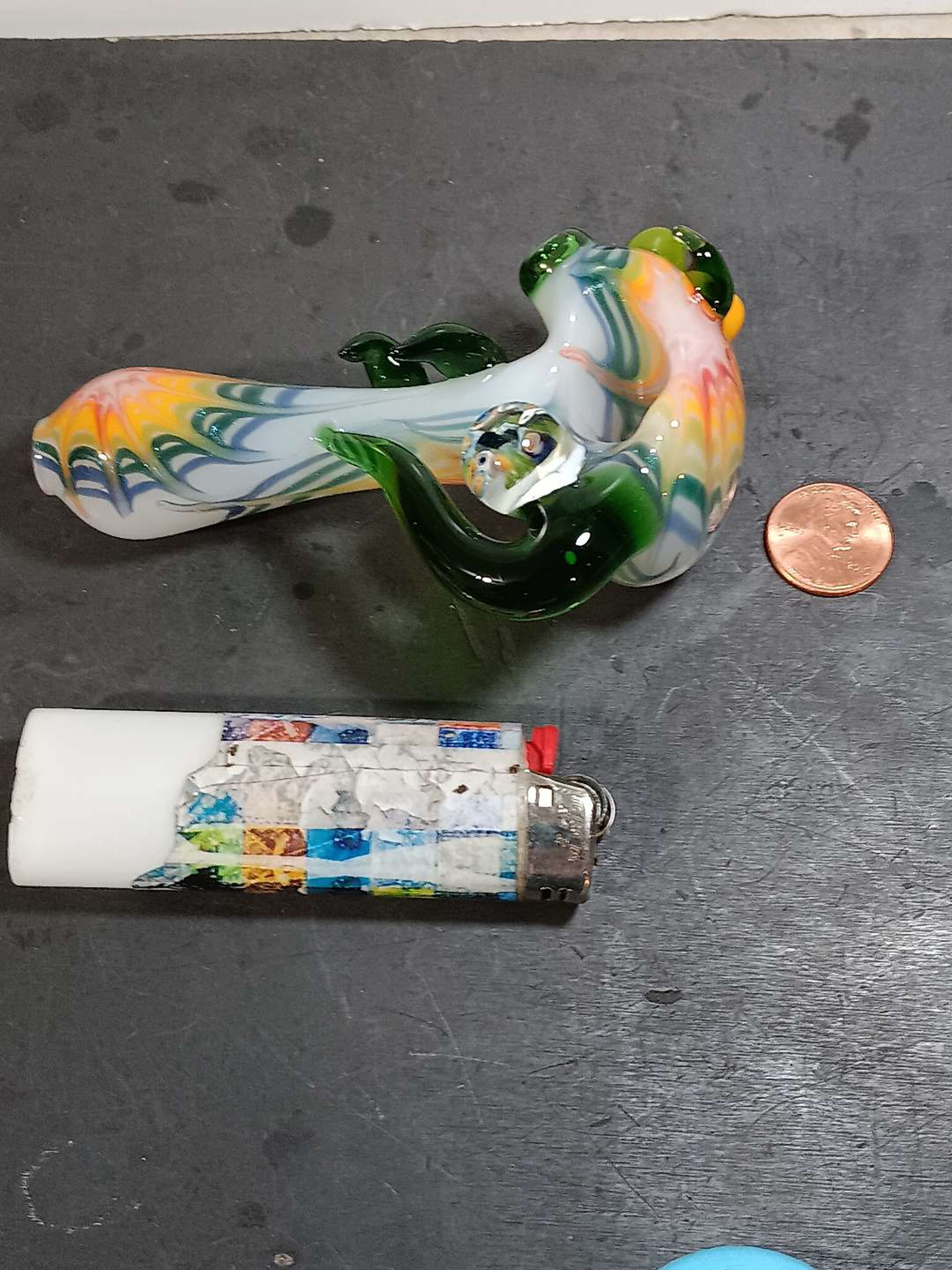 Preview pic of Glide glass tye dye and green horn hand pipe