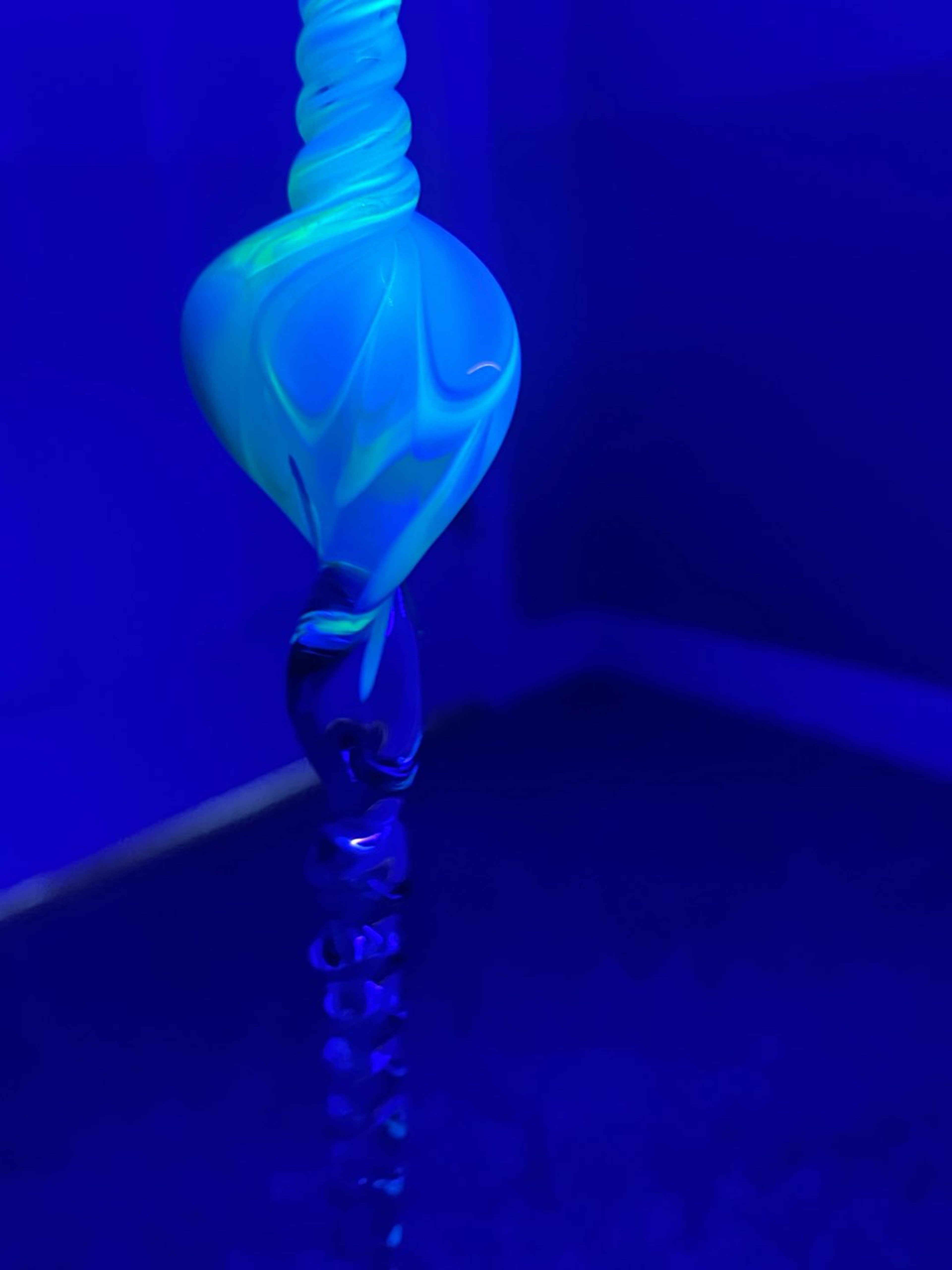 Preview pic of UV twist ornament