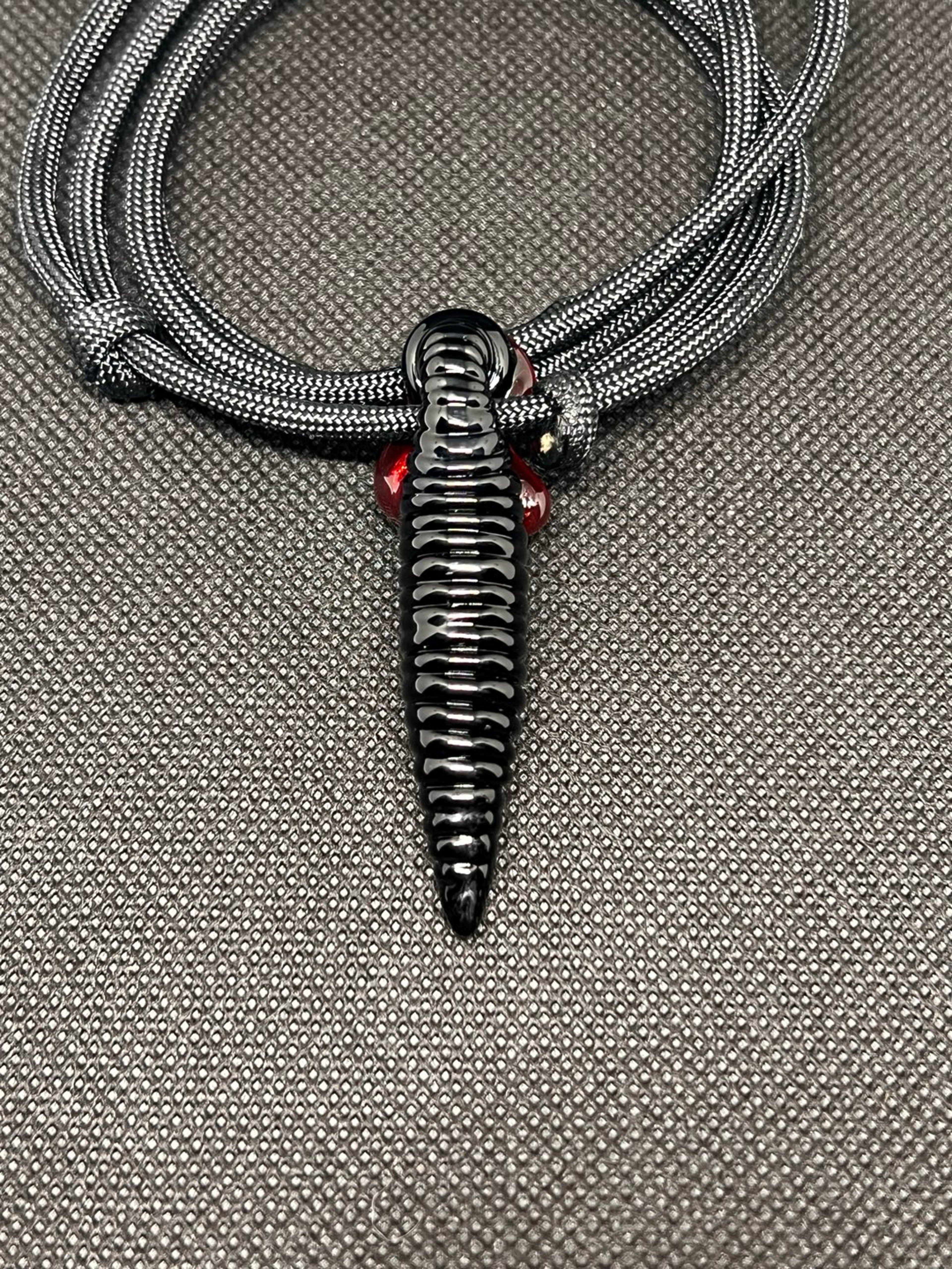 Preview pic of Glasspav Leech Pendant