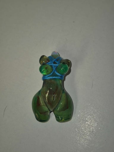 Preview pic of Shibari Bust Pendant