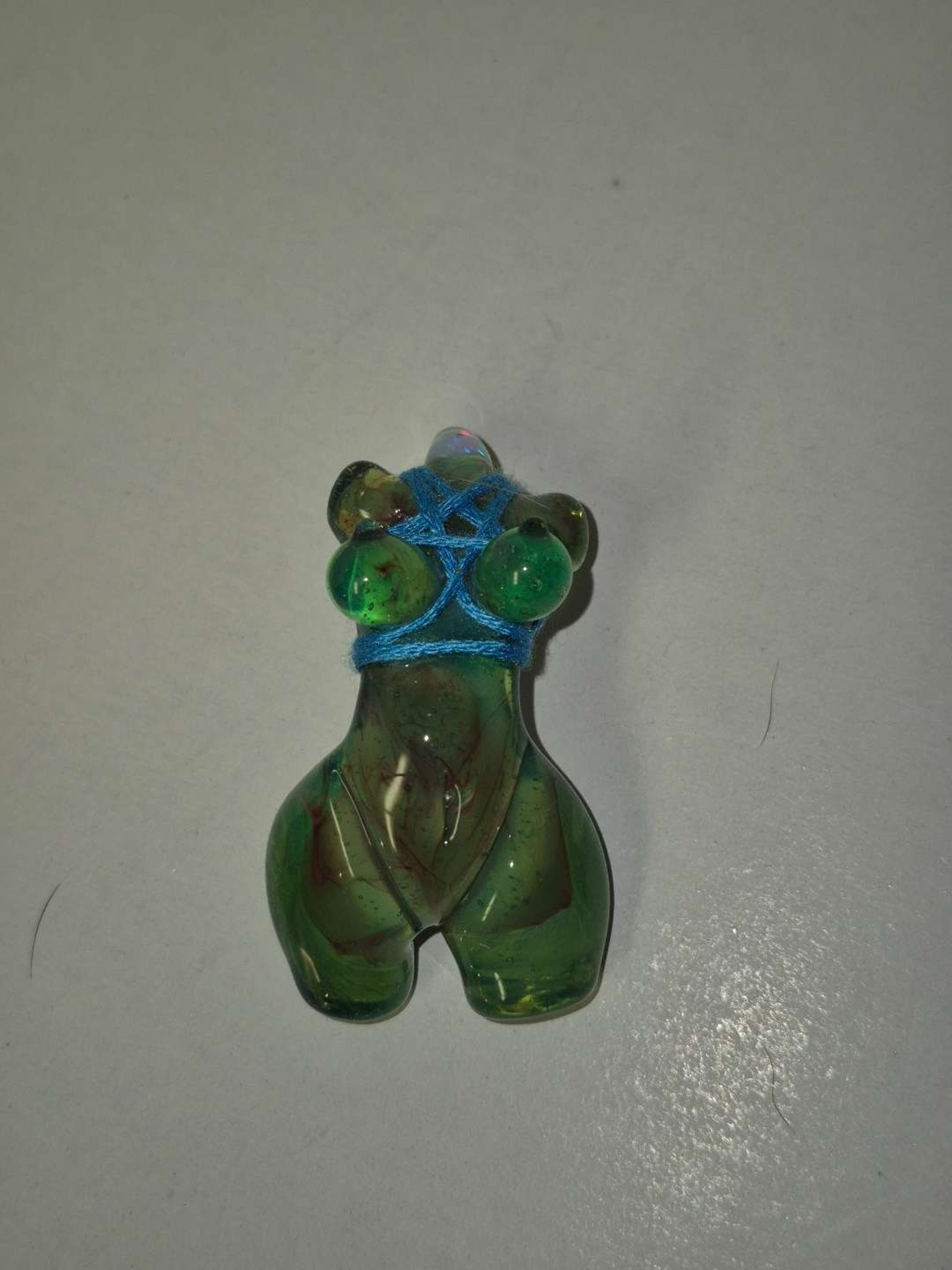 Preview pic of Shibari Bust Pendant