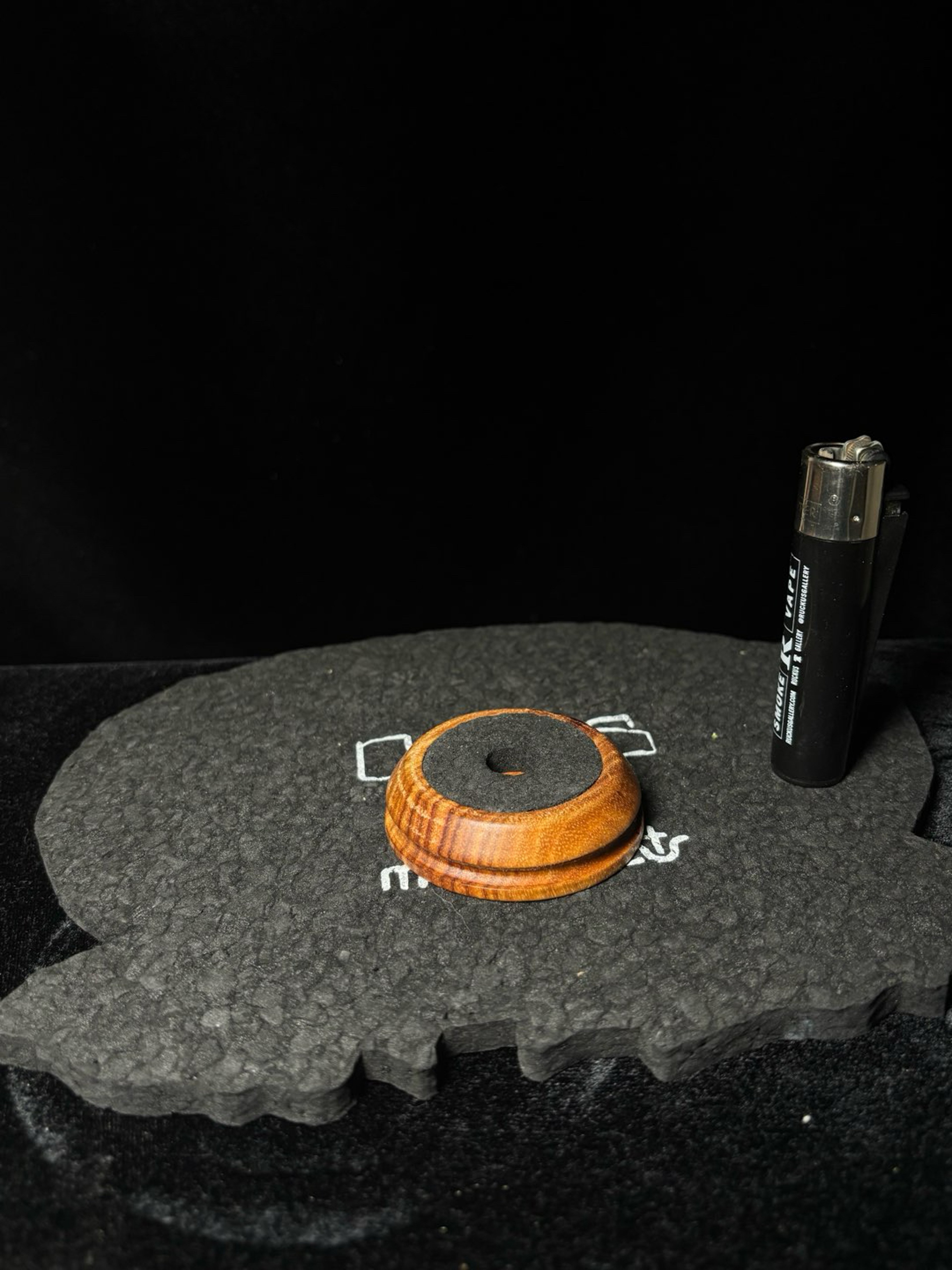 Preview pic of Marble stand (moodring included)