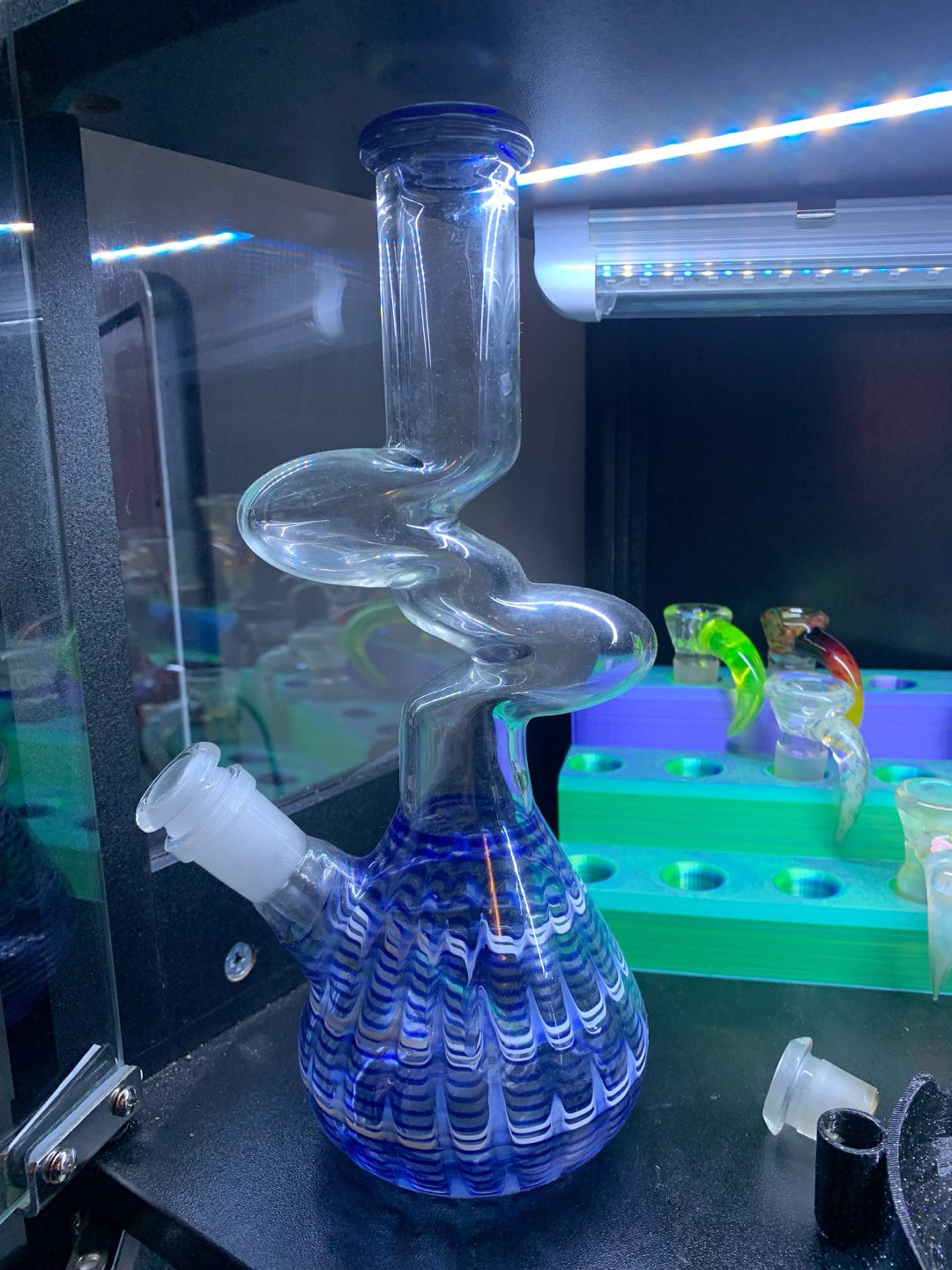 Blue & white zong image 0