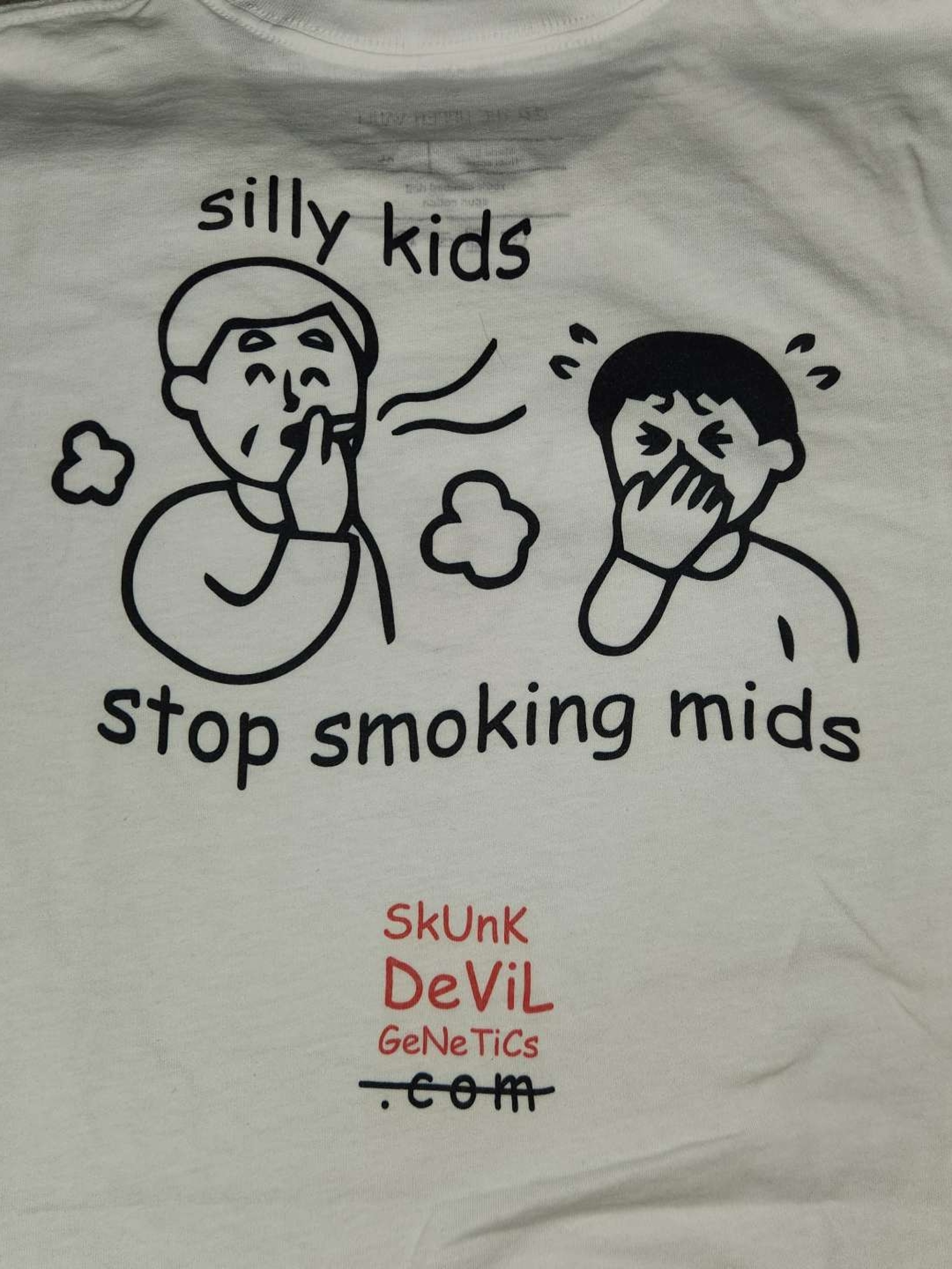 Preview pic of Skunk devil genetics T-shirt Xl