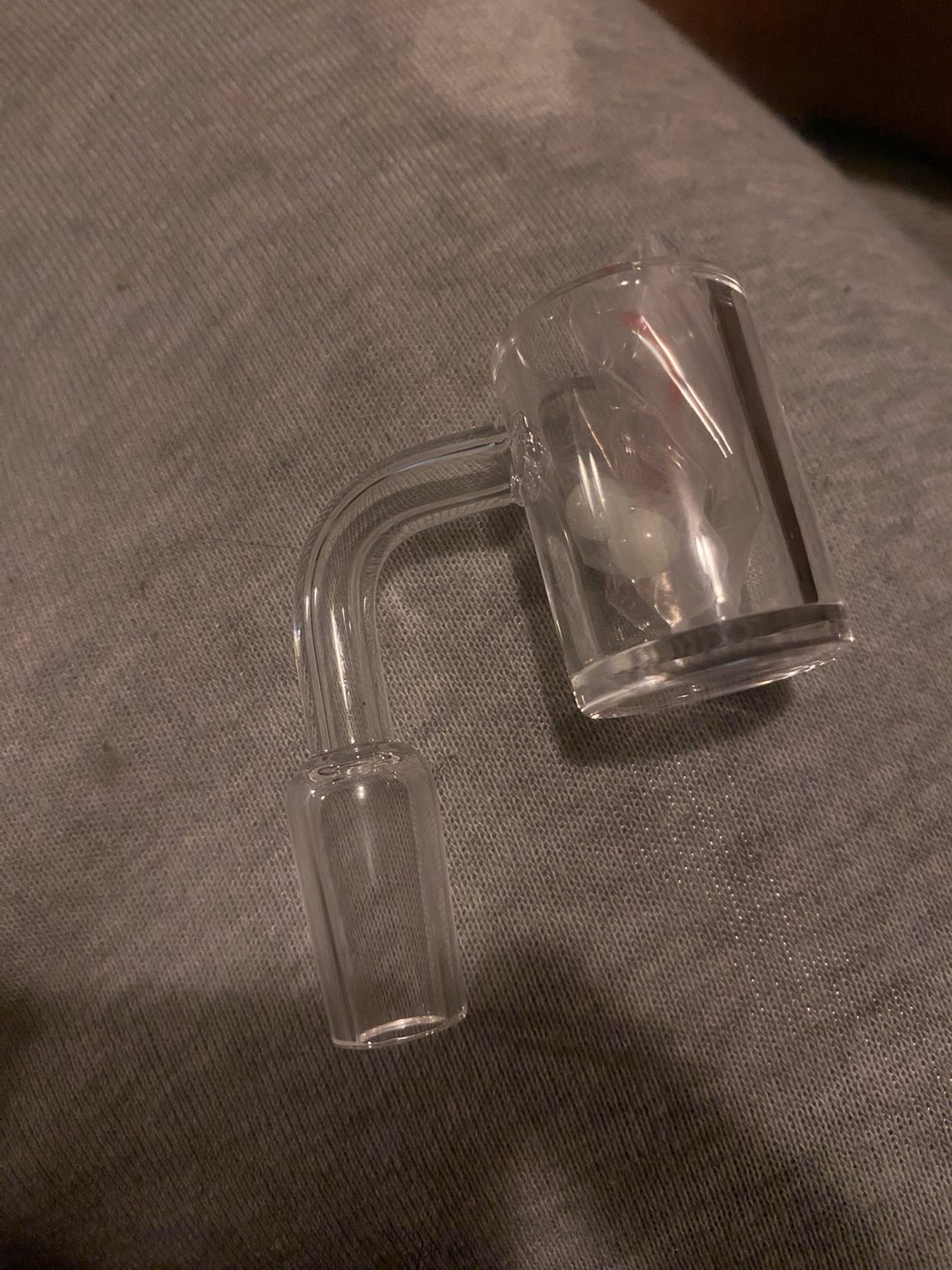 Preview pic of 14/90 quartz banger with carb cap