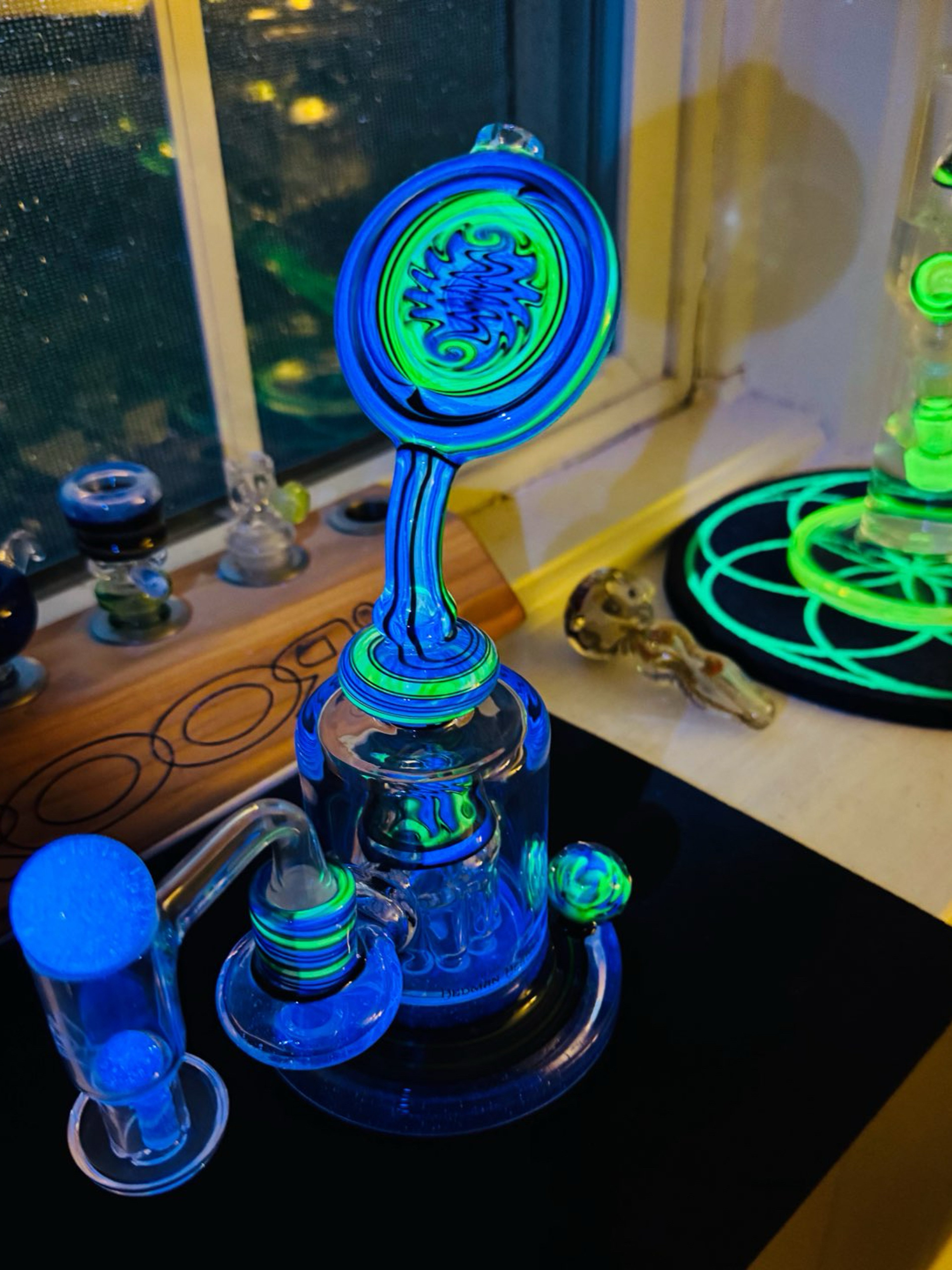 Preview pic of 🔥COMPLETE SET🔥Full Blu-v/ illuminati UV worked headman Rig/bubbler / matching UV marble set + sluper insert 🤯