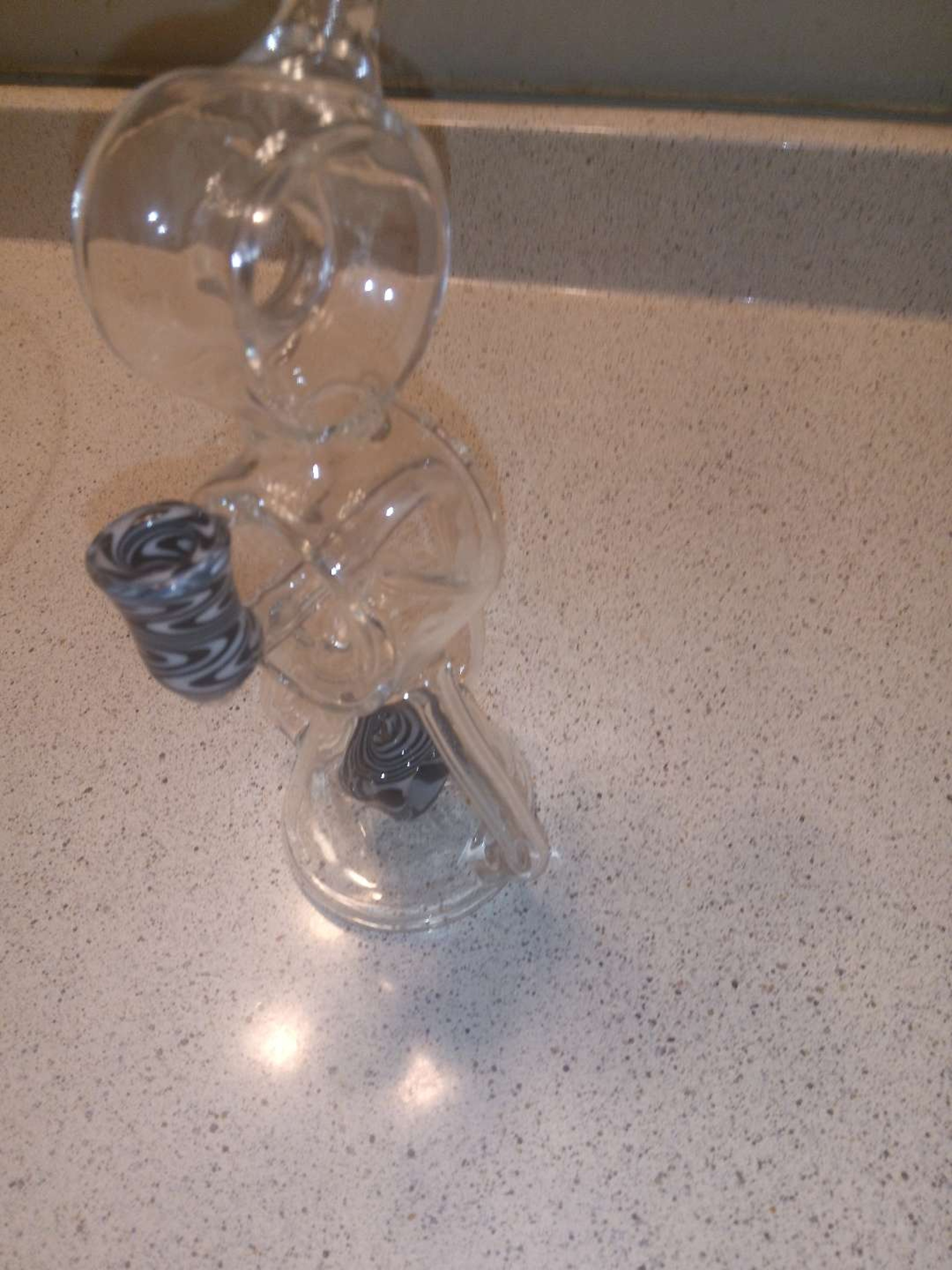 Preview pic of Maxedout glass