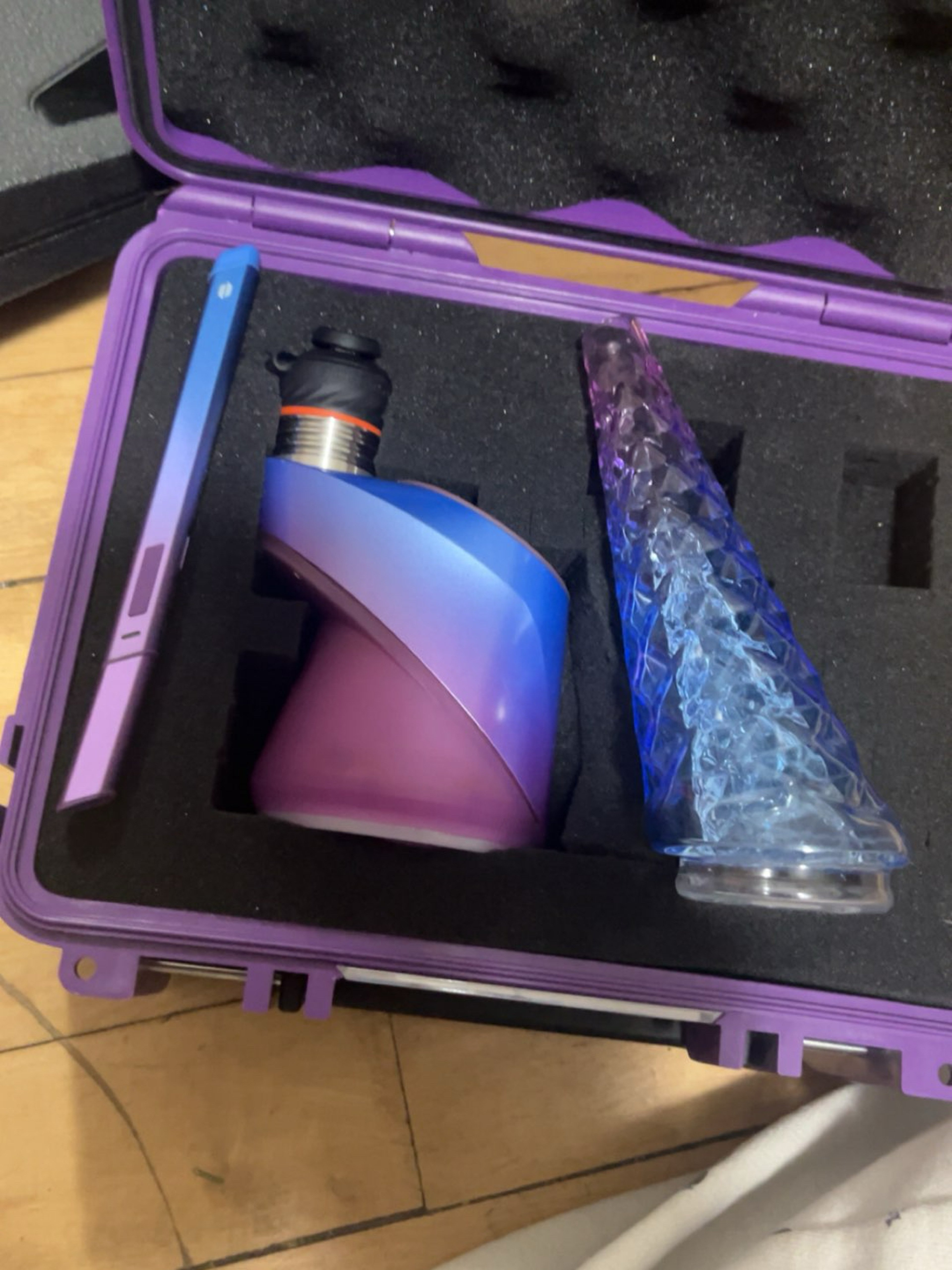 Preview pic of Puffco peak pro indiglow