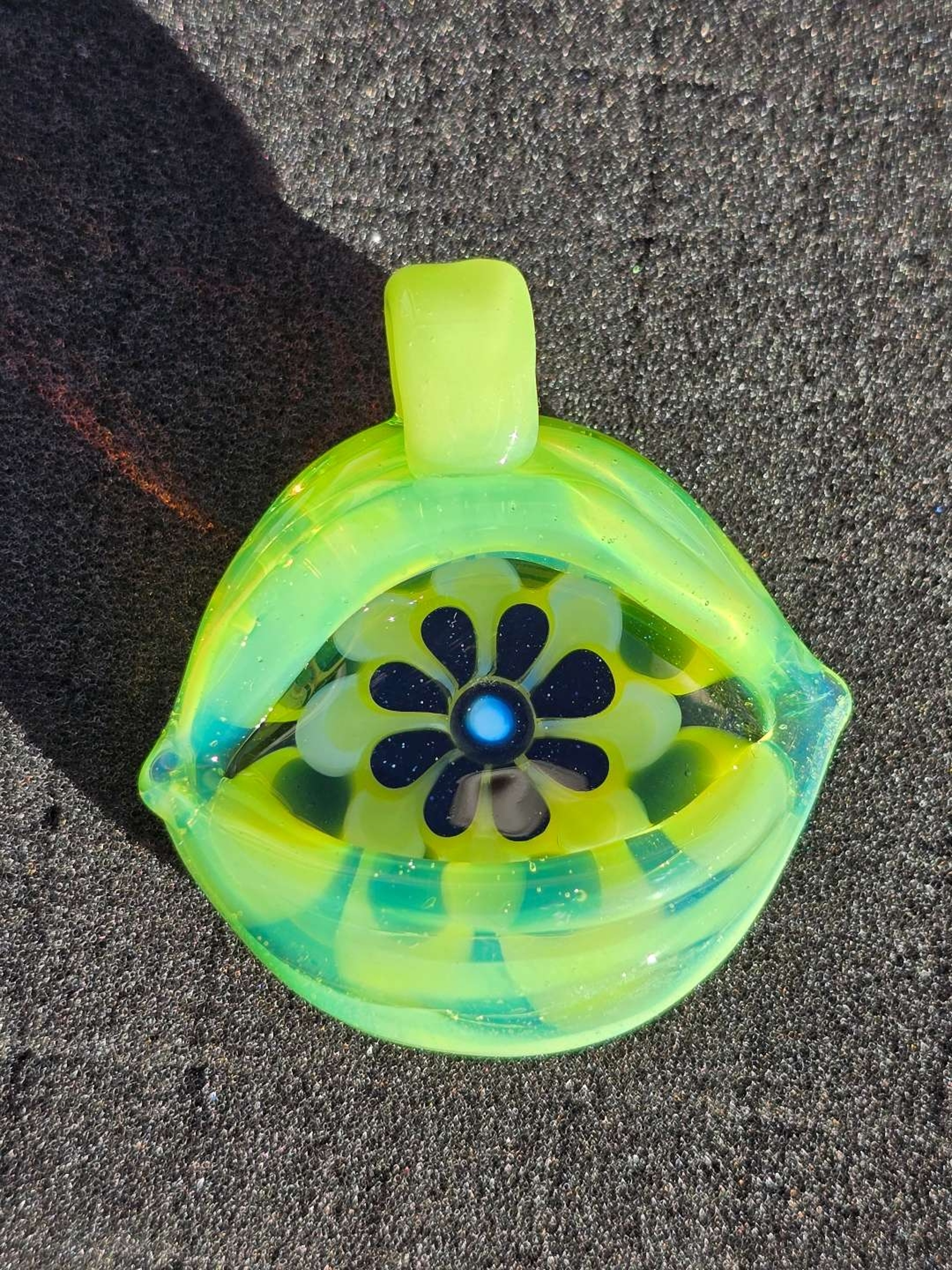 Preview pic of Slyme Dotstack Eye Pendant