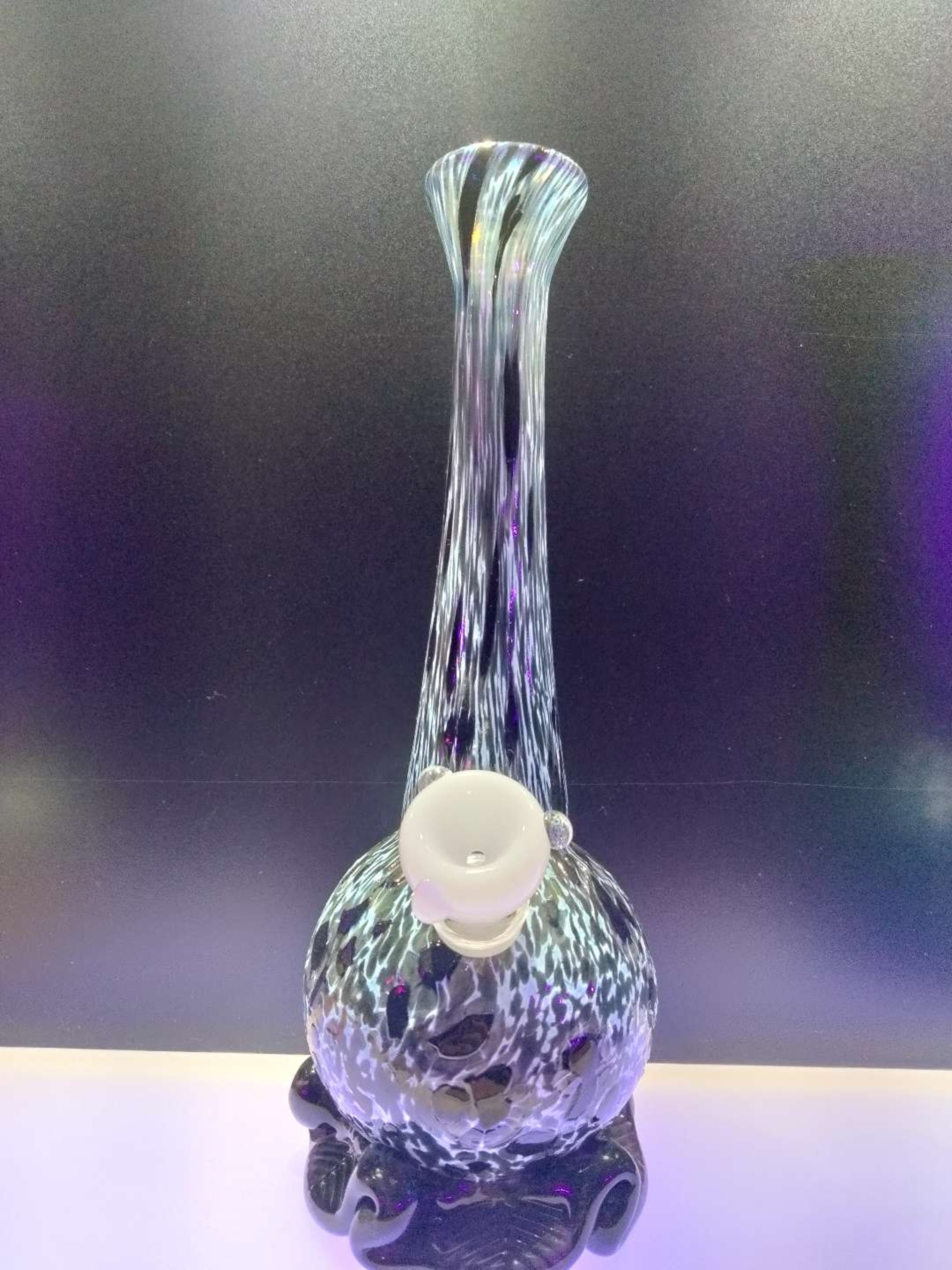 Preview pic of Noble hand crafted glass bong