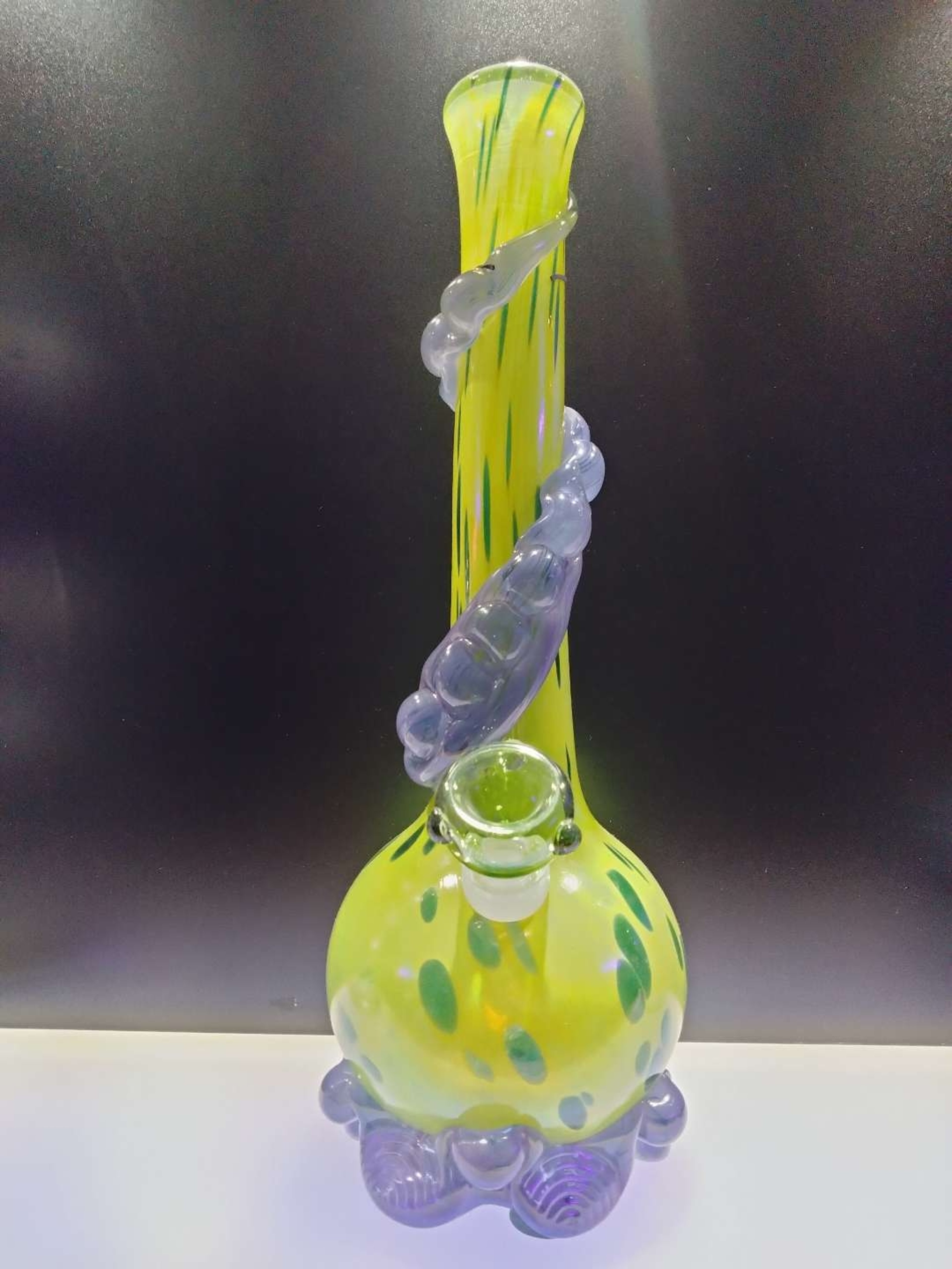 Preview pic of Noble hand crafted glass bong