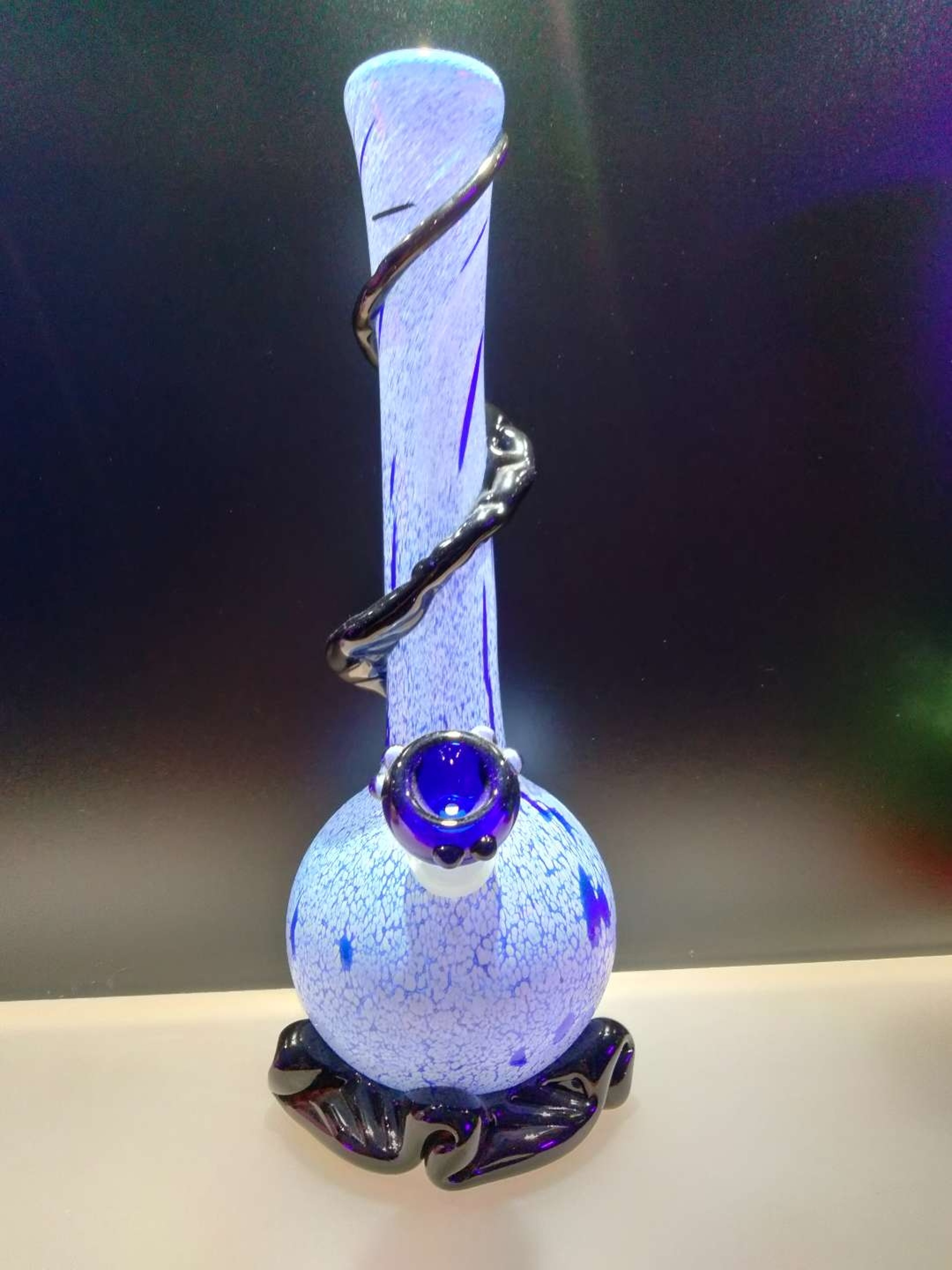 Preview pic of Noble hand crafted glass bong