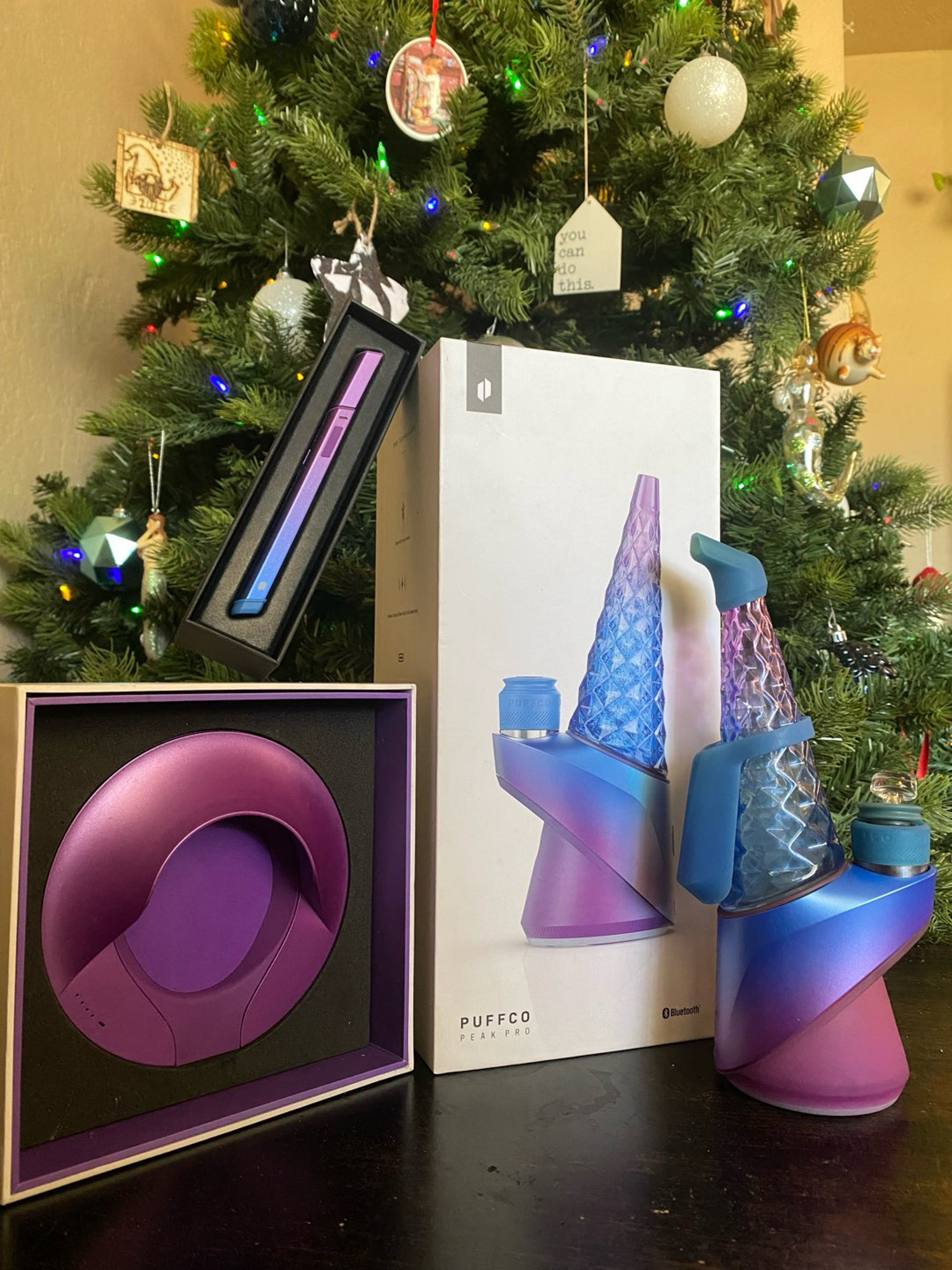 Preview pic of Puffco Peak Pro Indiglow edition (2021)