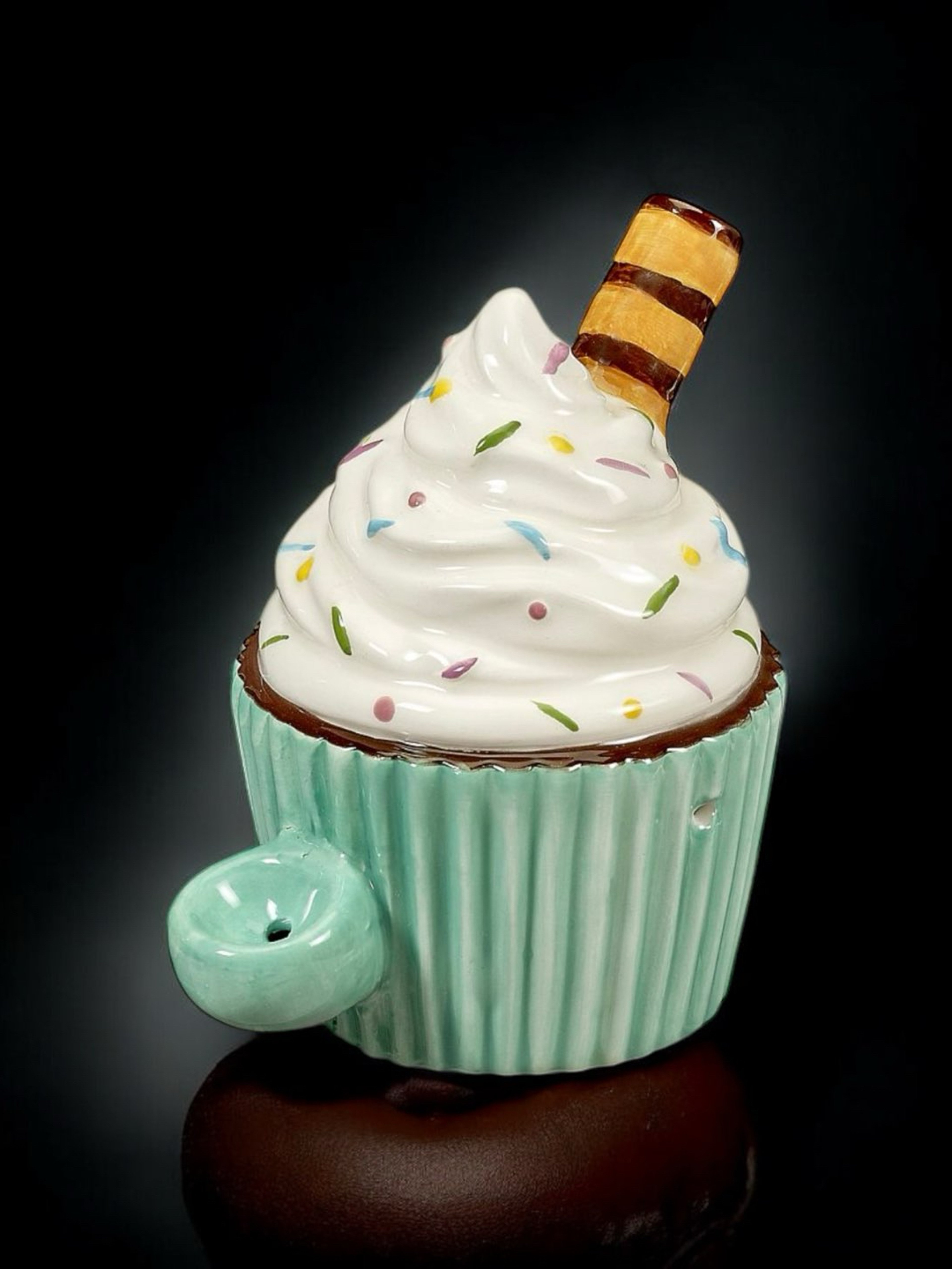 Preview pic of Cupcake Ceramic Pipe