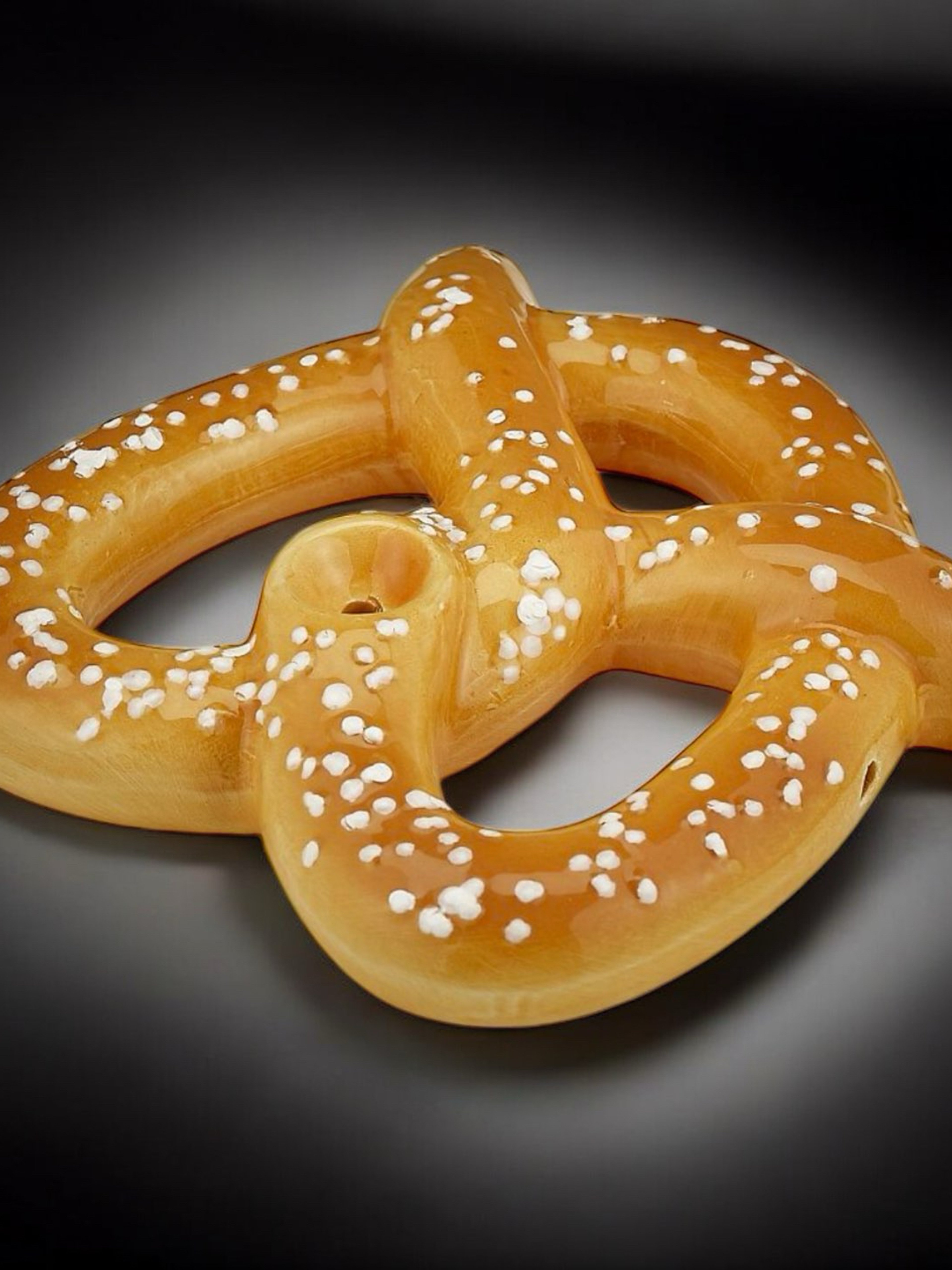 Preview pic of Pretzel Ceramic Pipe