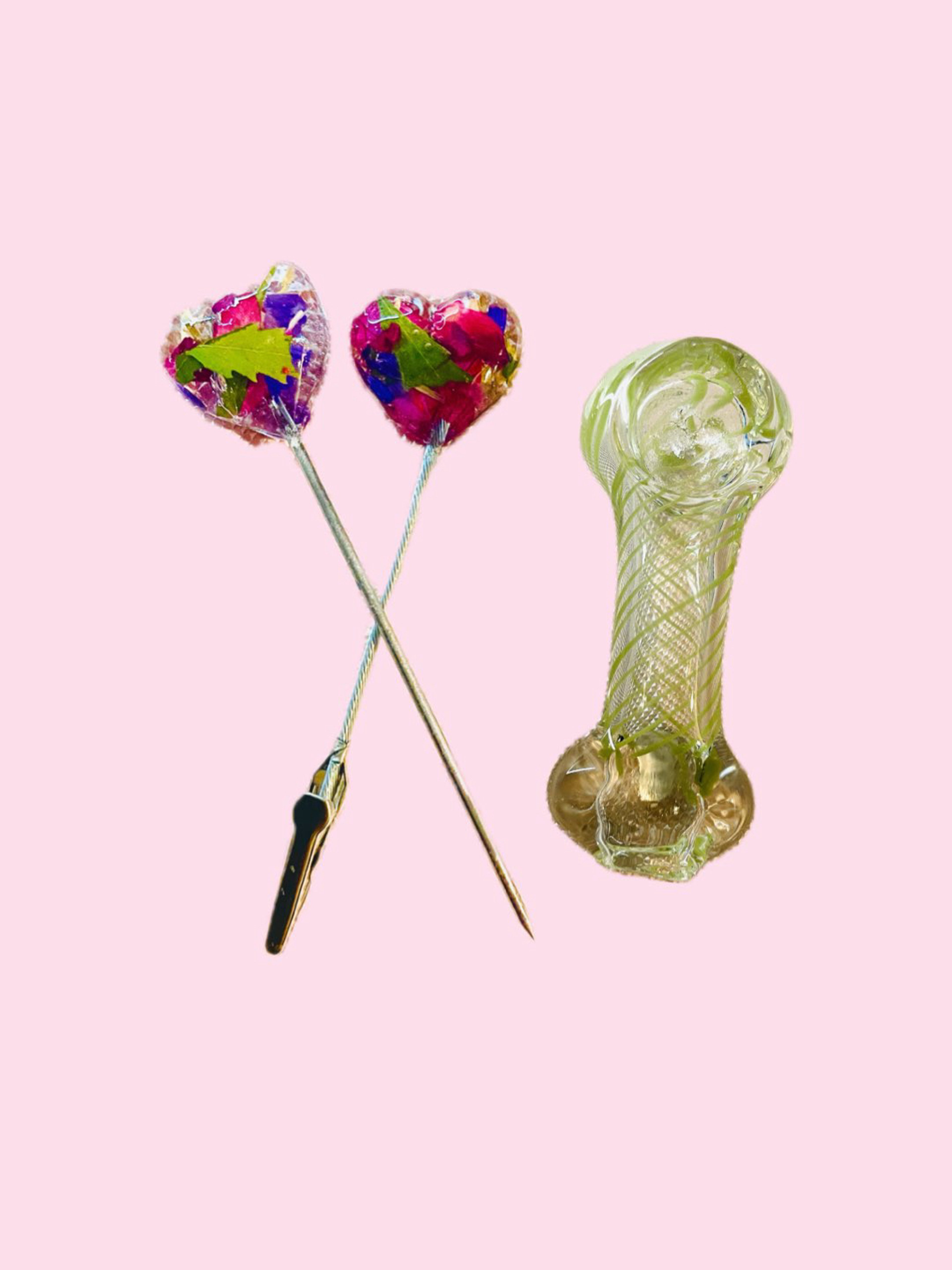 Preview pic of Green Clear Pipe with Heart Roach Clip and Poker made with Real Flowers and Plants