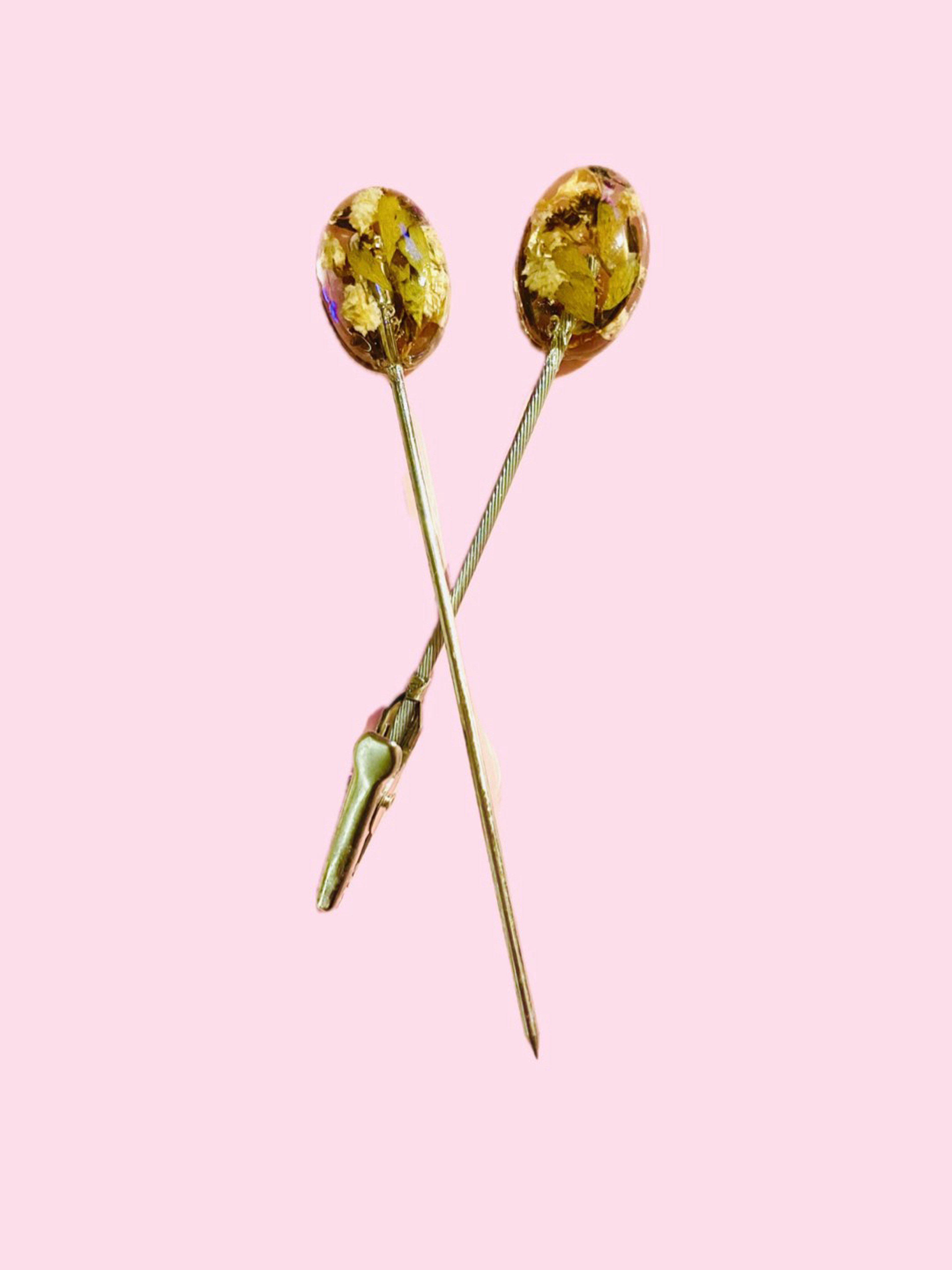 Preview pic of Handmade Oval Poker and Roach Clip made with Real Plants and Flowers