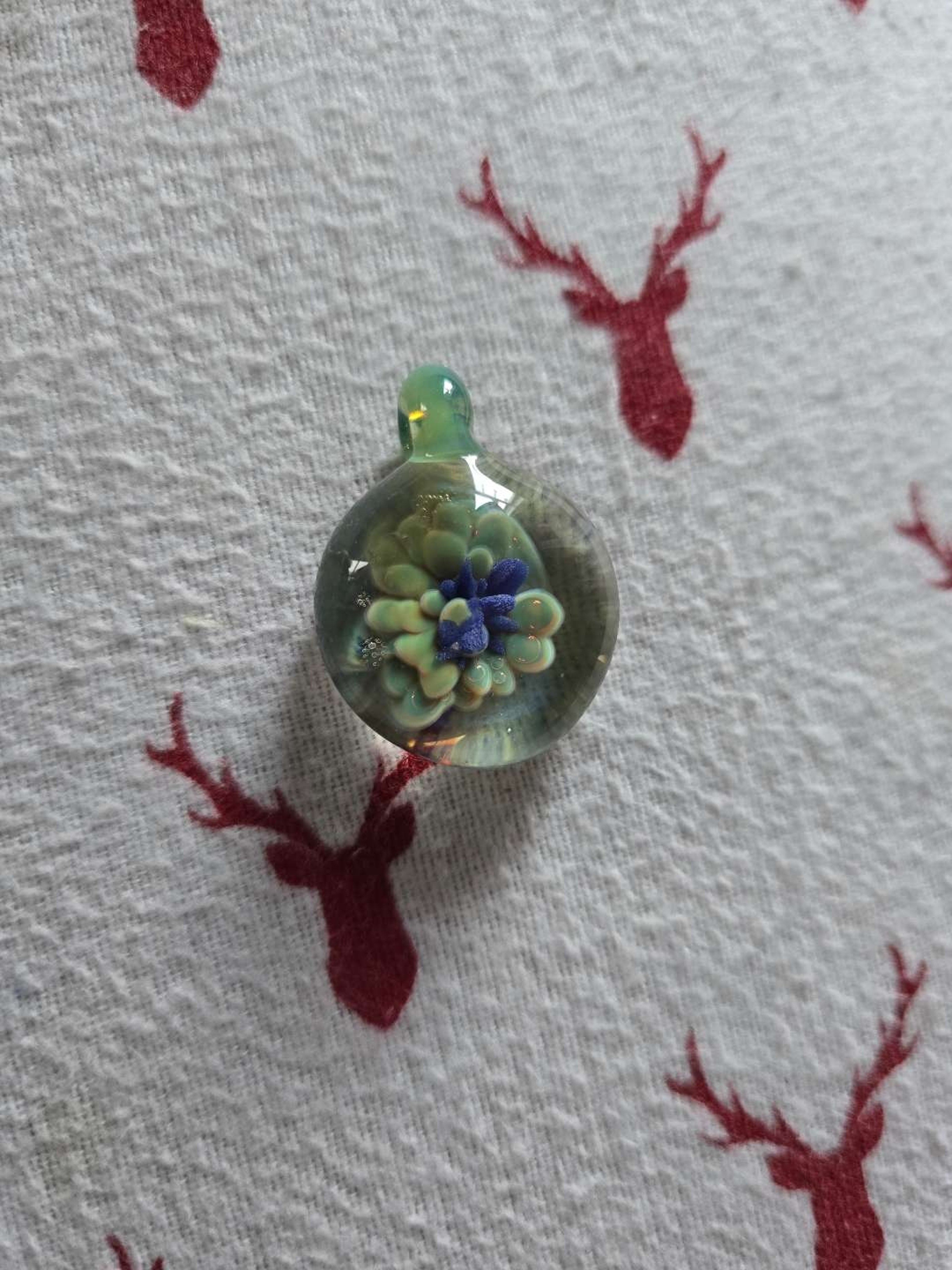 Preview pic of Implosion pendant