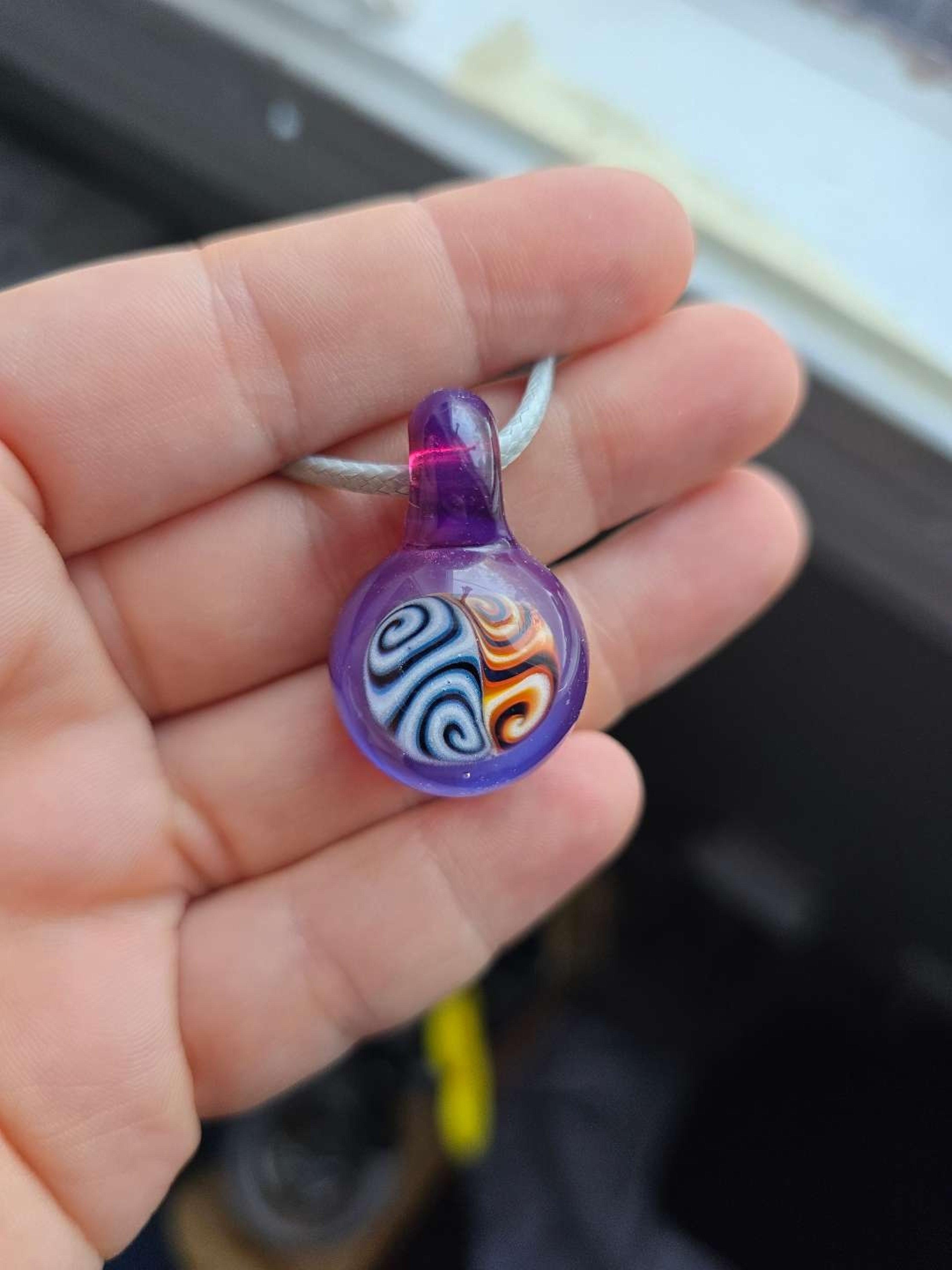 Preview pic of Kobb glass pendant