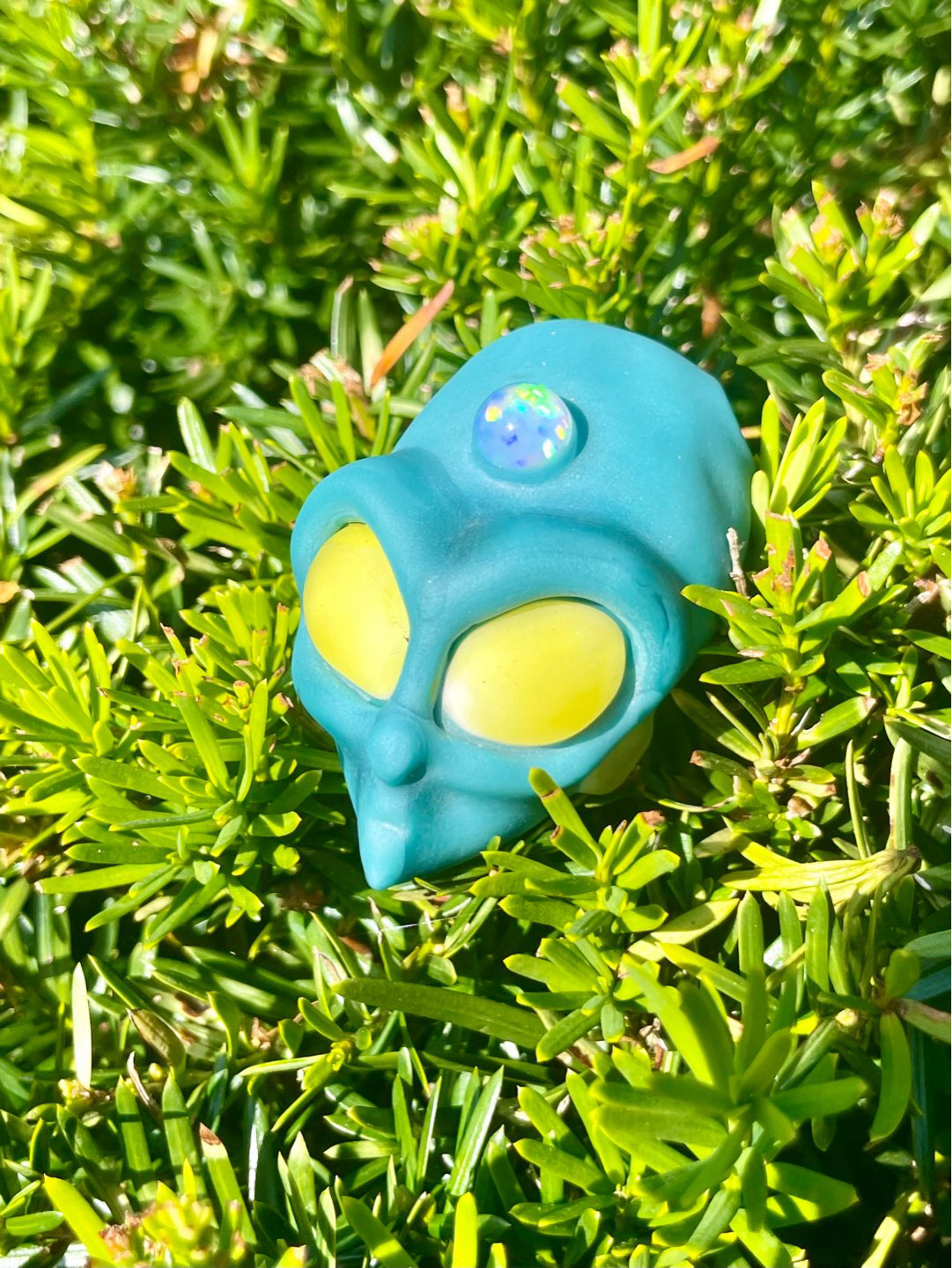 Preview pic of Ryder glass invader pendant