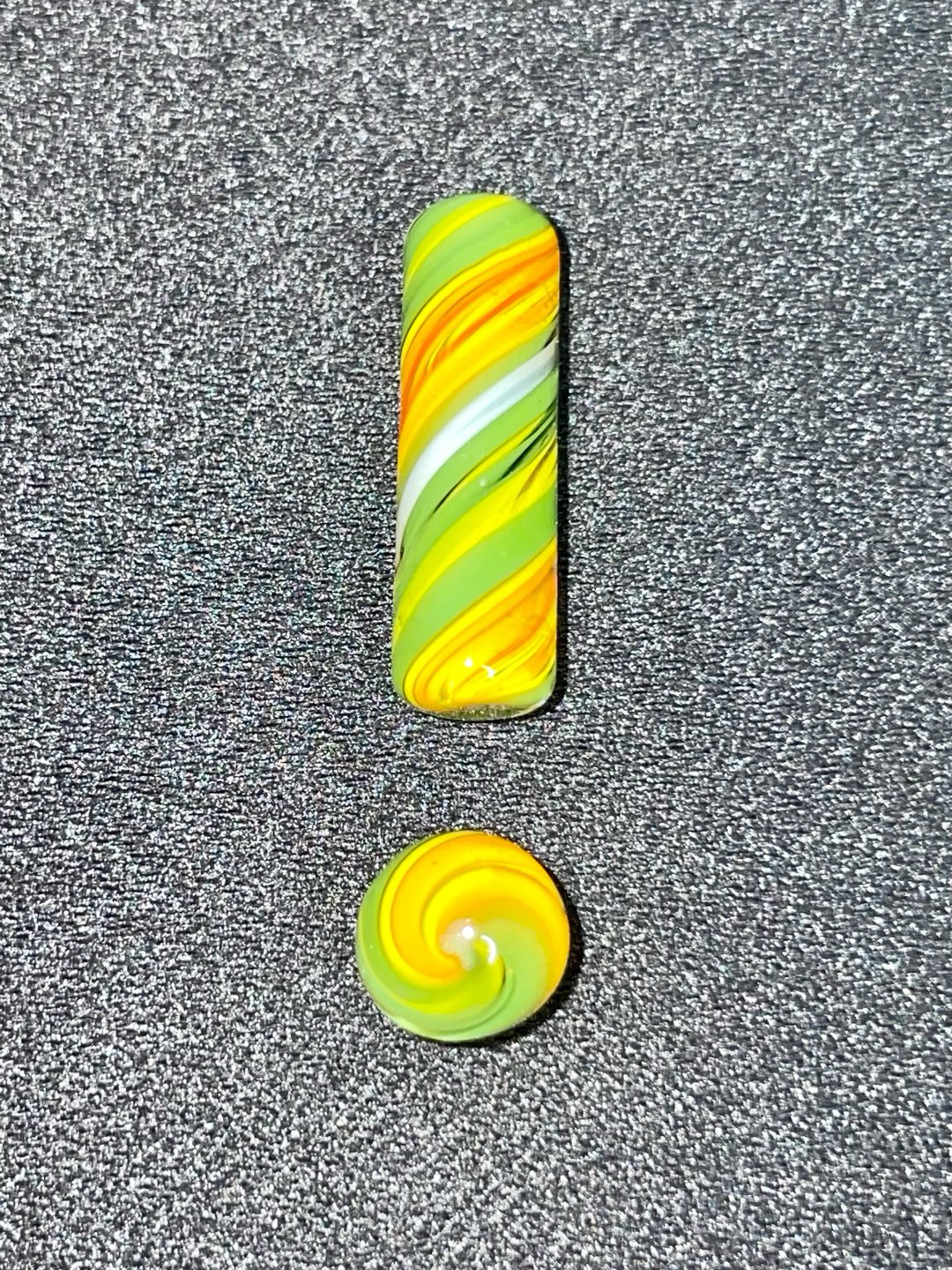 Preview pic of Yg glass pillar and pearl set
