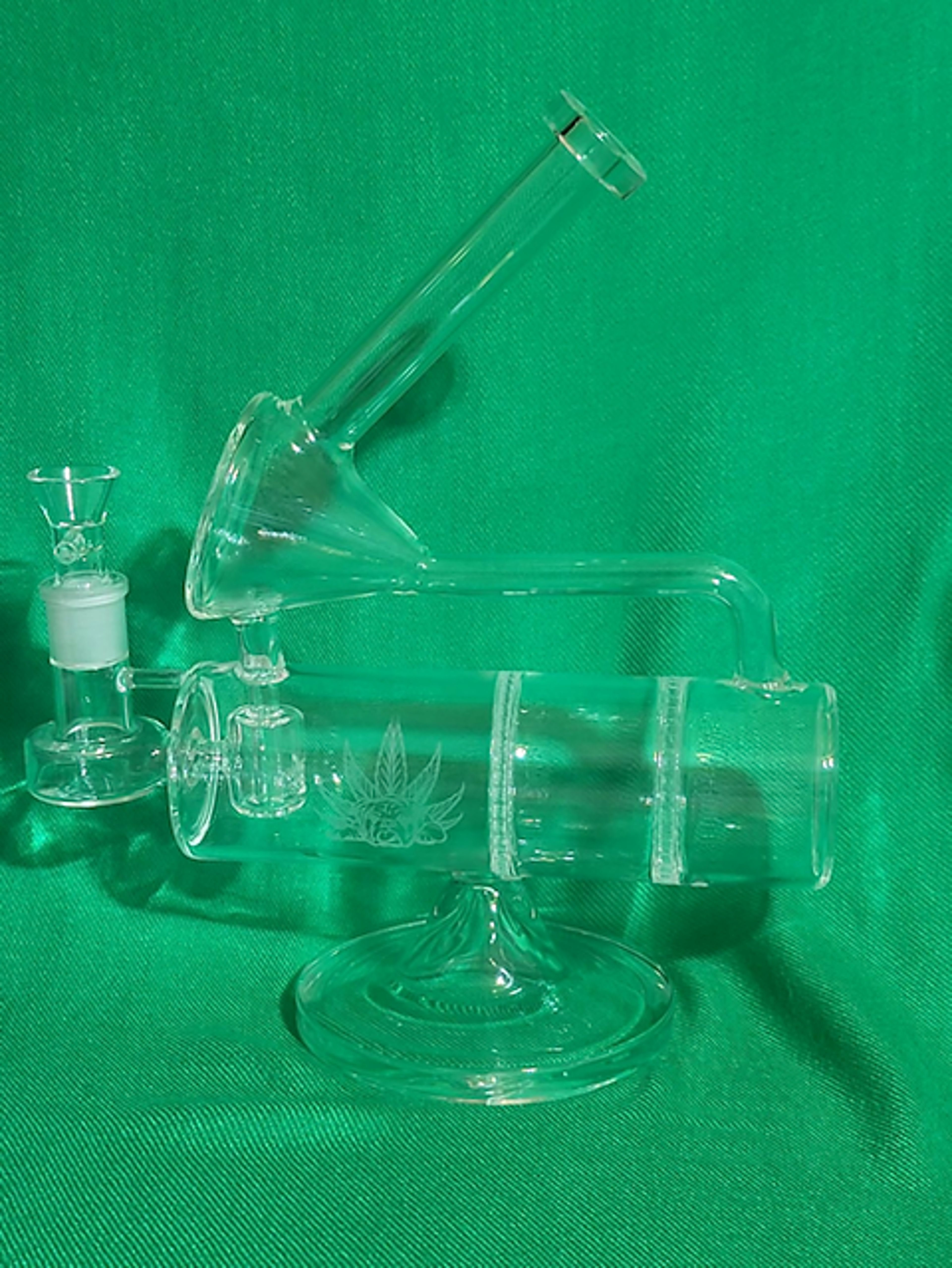 Preview pic of LuDog Original Recycler Bong/Water Pipe V2