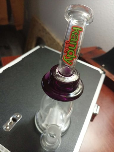 Preview pic of Kandy Glass bong