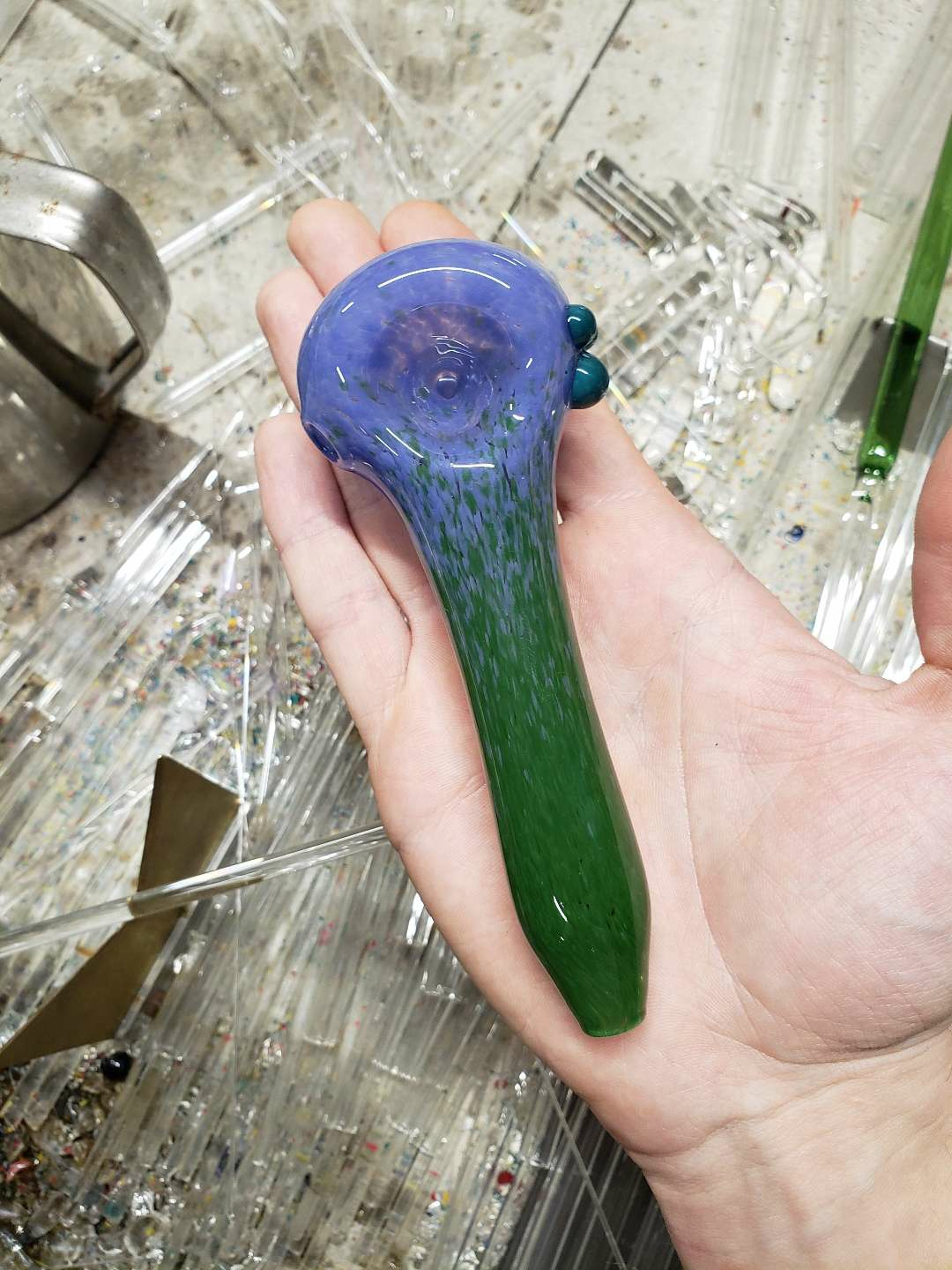 Preview pic of Purple and Green fade spoon pipe