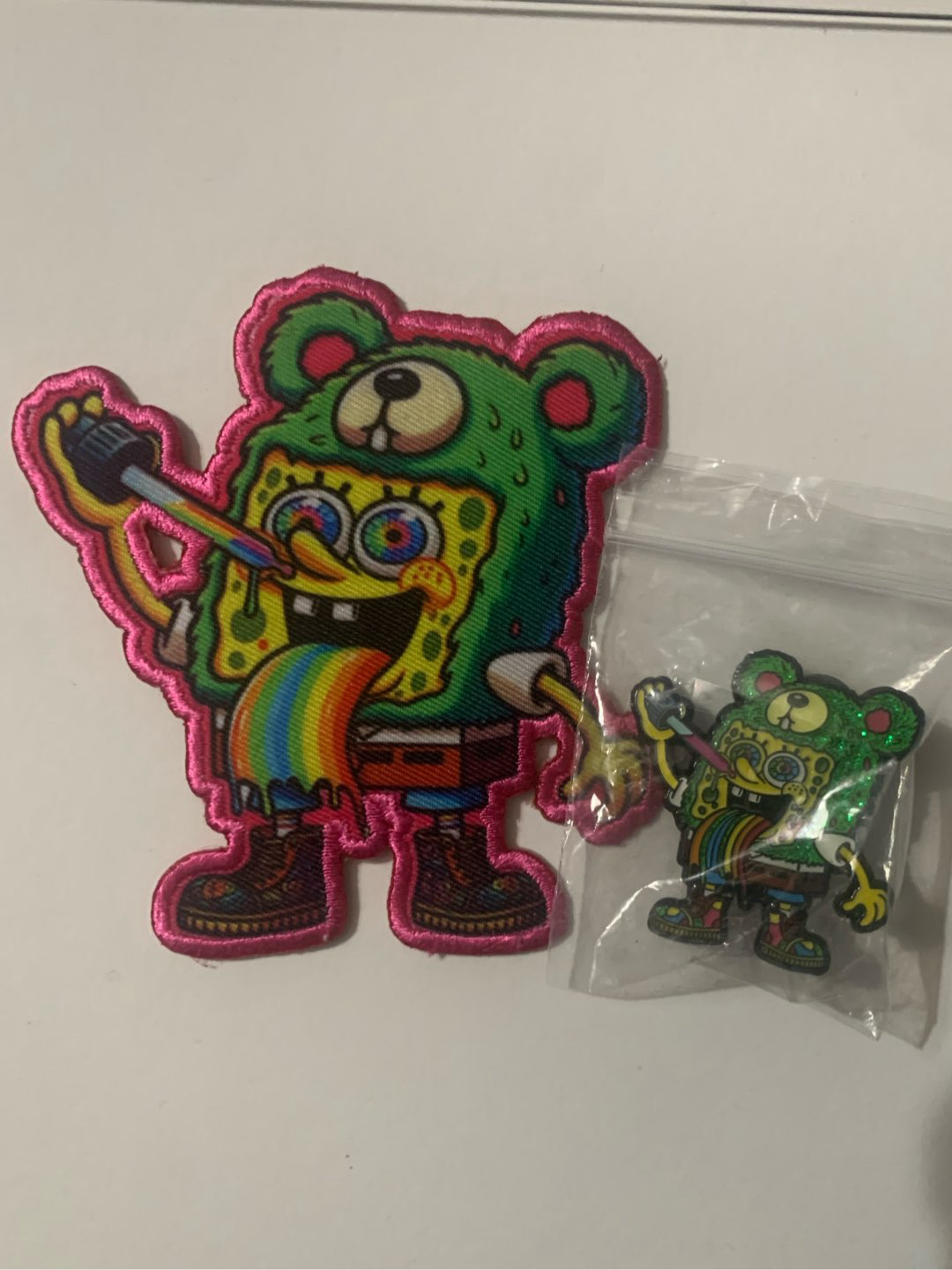 Preview pic of Disqosucks Spunbob Patch & Collectable Pin