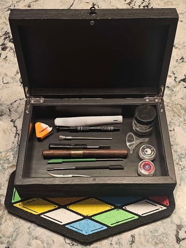 Preview pic of Silicone-Lined Dab Toolbox and Accessories Kit