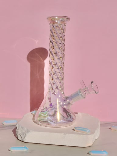 Preview pic of Mini iridescent swirl bong