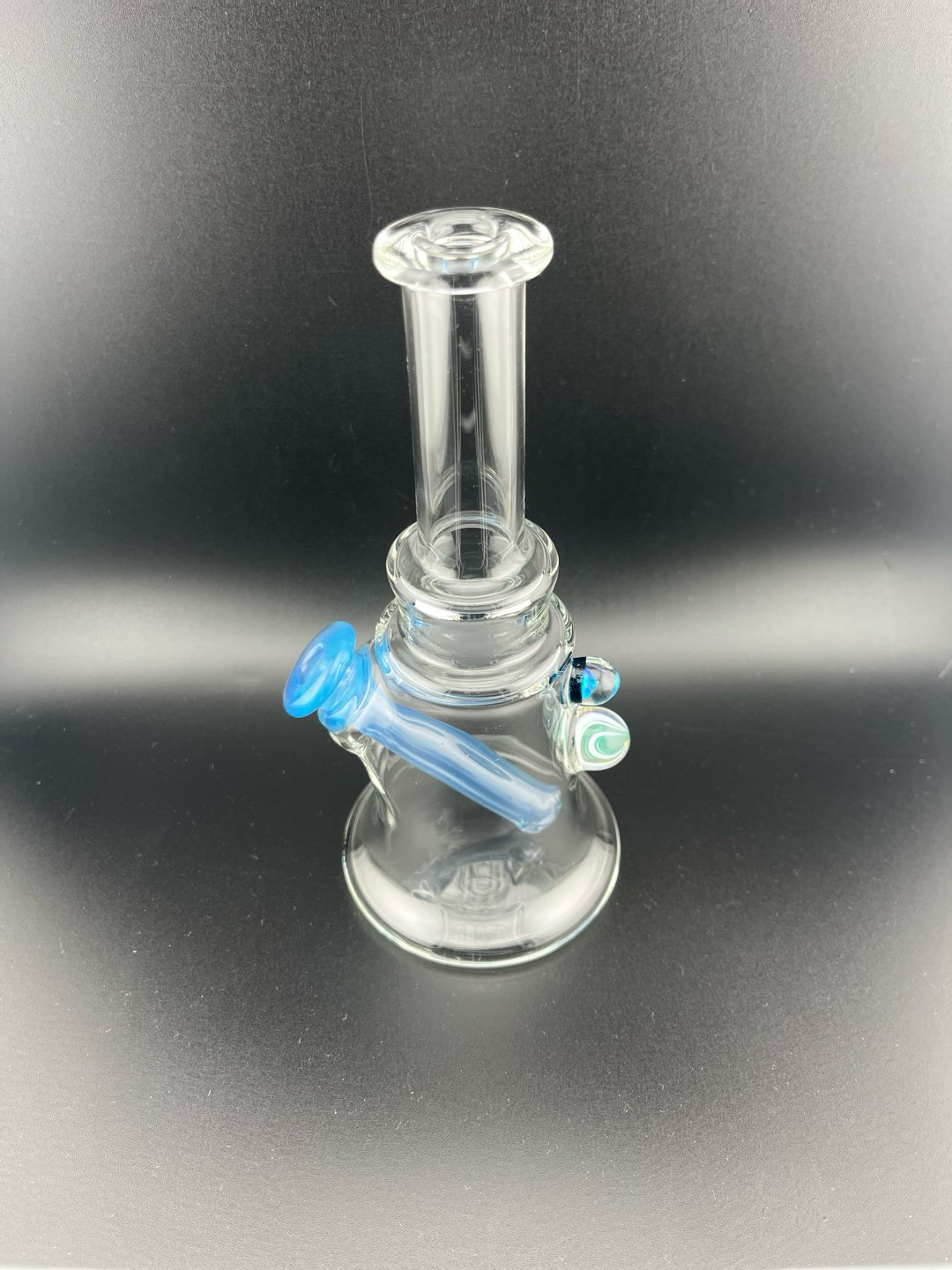 Preview pic of Kilo glass 45’ Banger Hanger