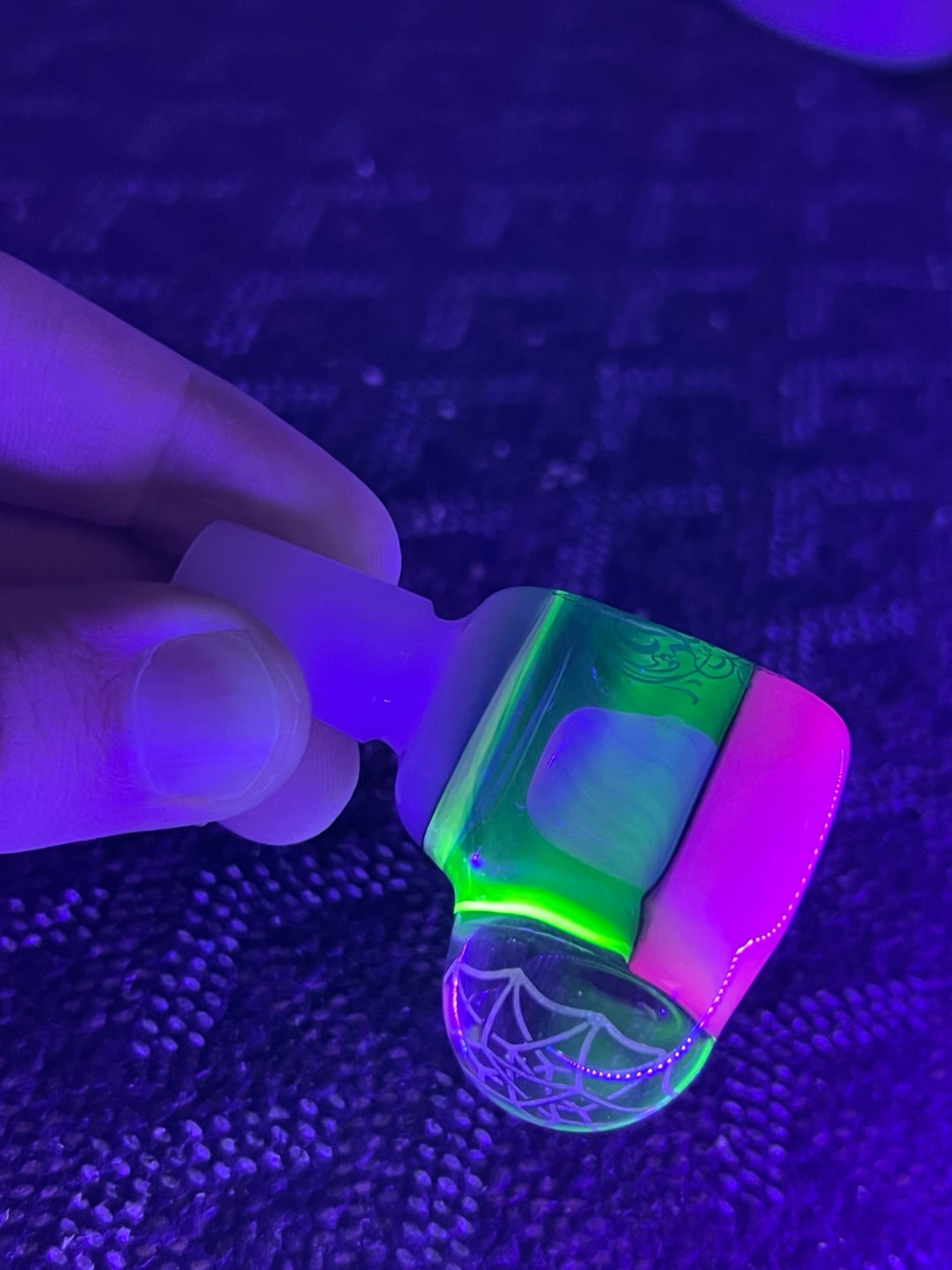 Preview pic of Goldman UV/geometric Slide