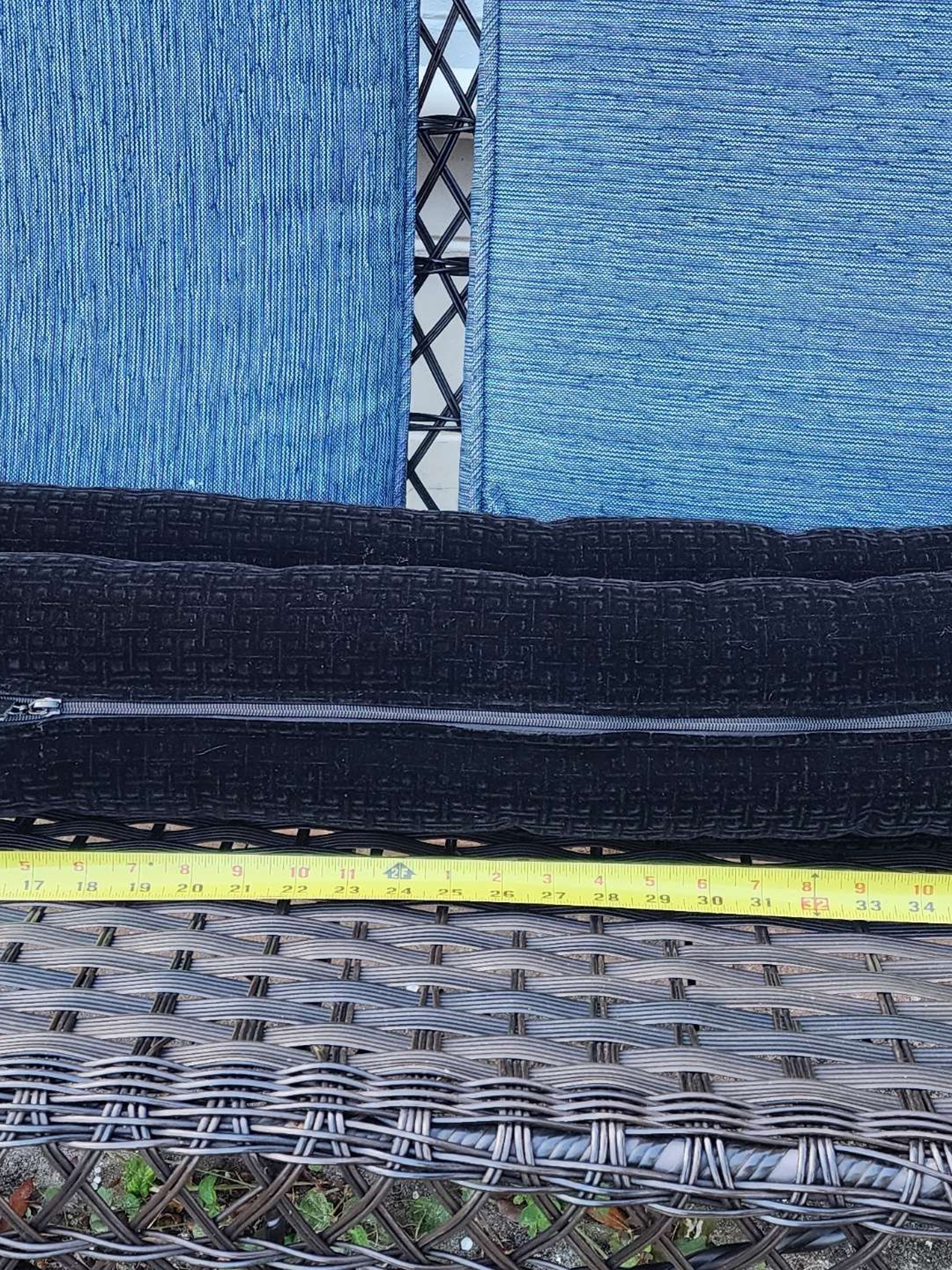Preview pic of Large black silk padded Vatra travel bag 42"