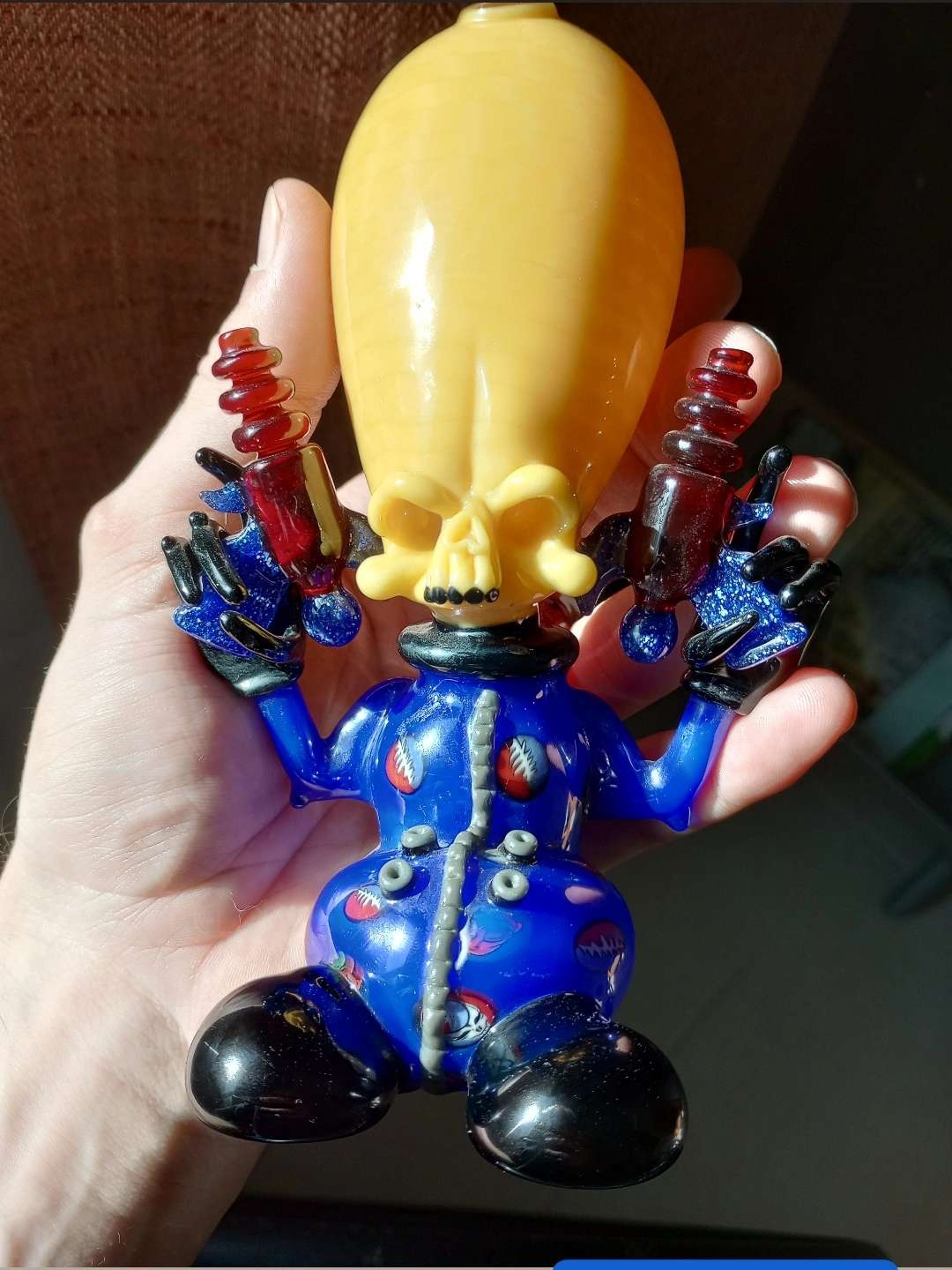 Preview pic of Hendy grateful invader