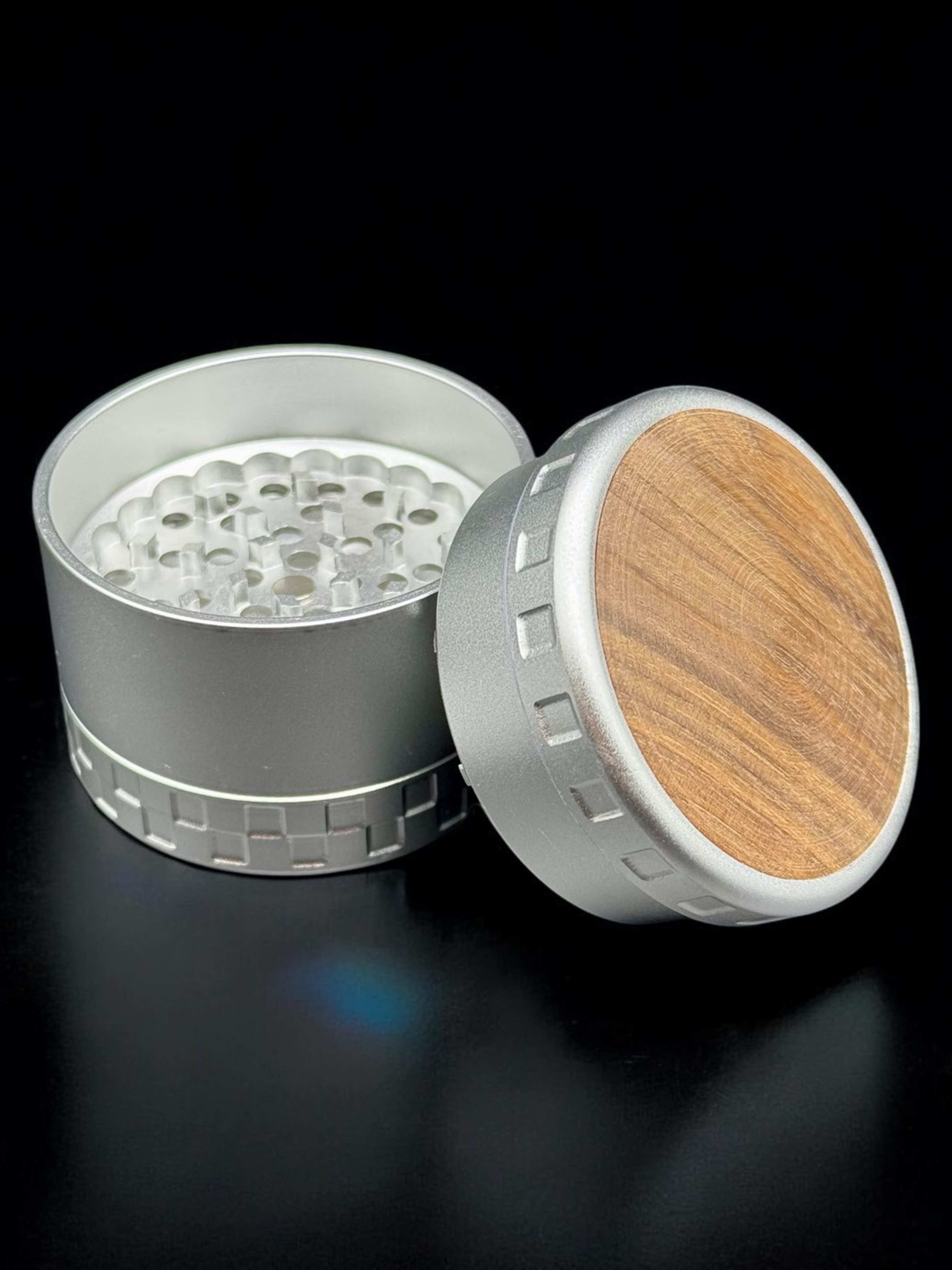 Preview pic of Aluminum Herb Grinder
