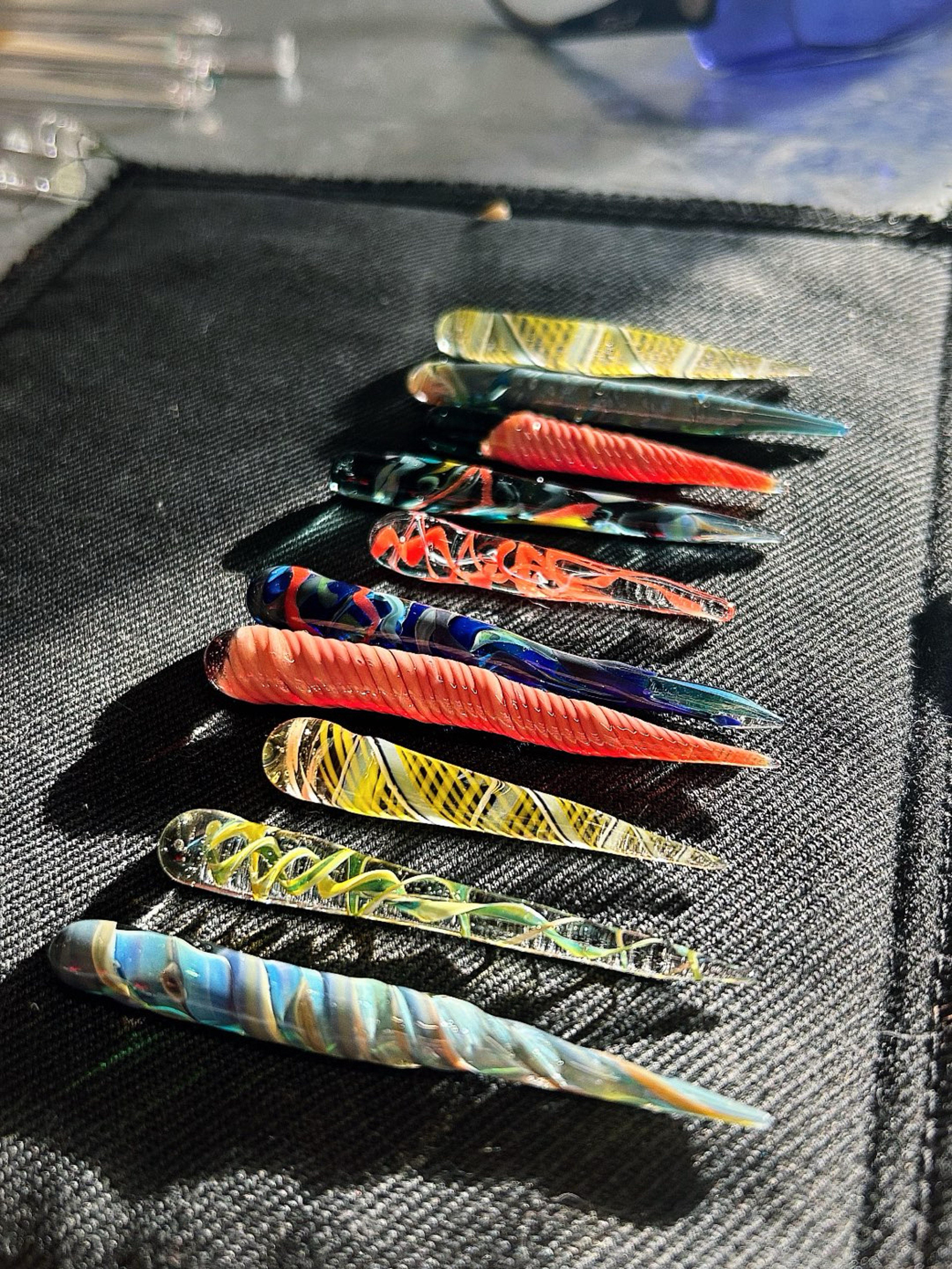 Preview pic of MarvinsGlass024 10x Small Dabbers!