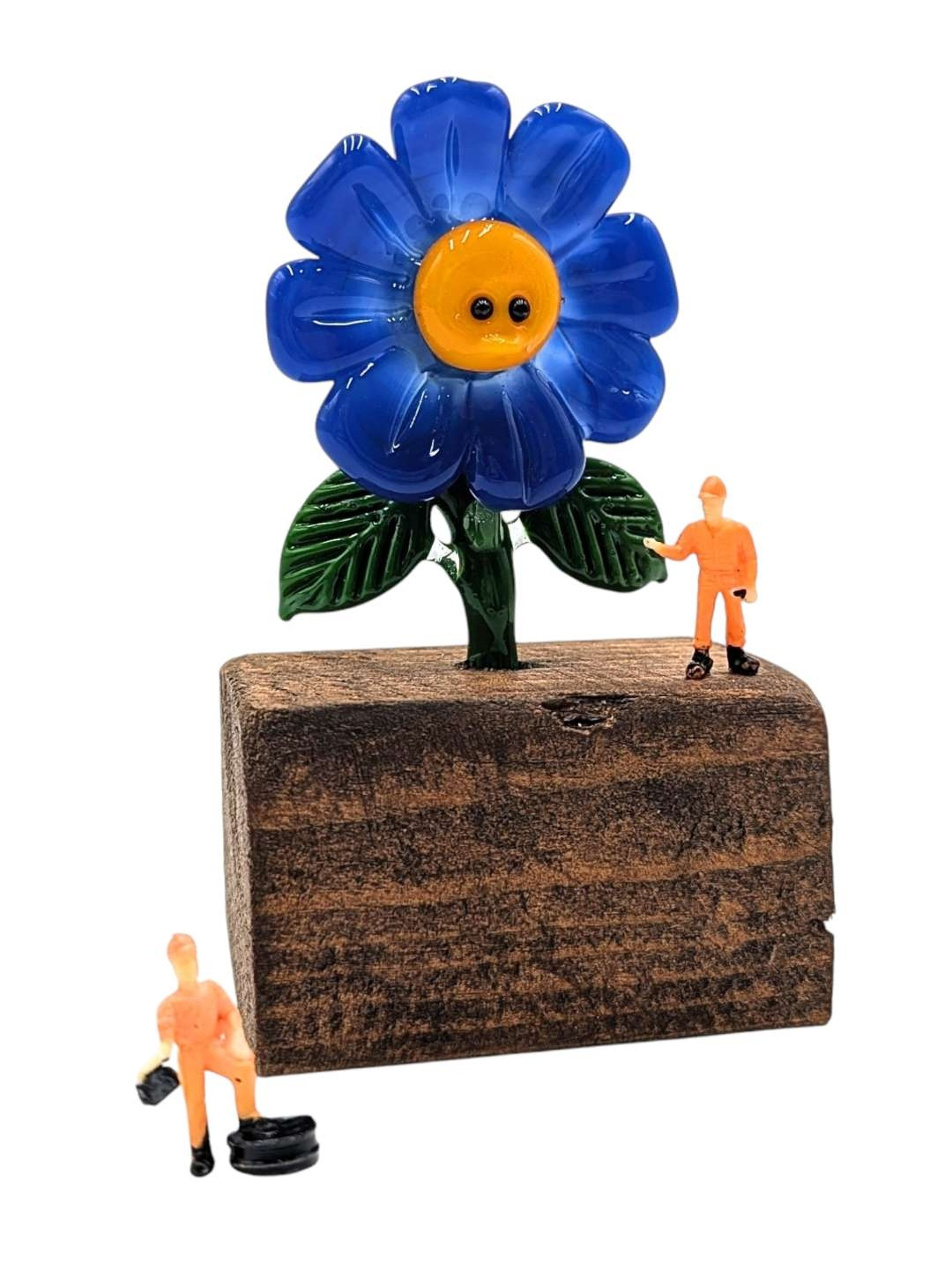 Preview pic of Ethan Windy "Iris" Glass Sculpture