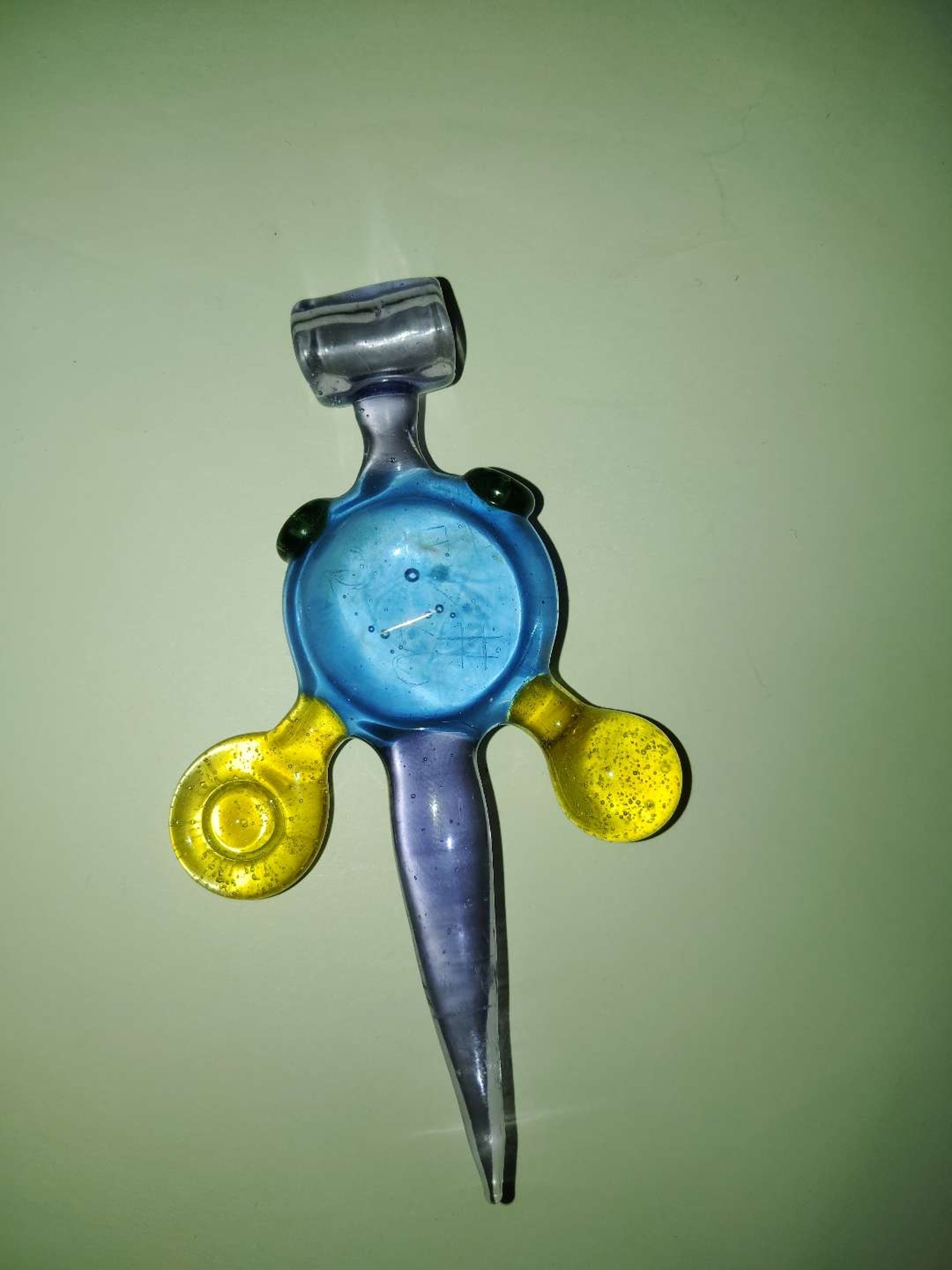 Preview pic of Odd pendy