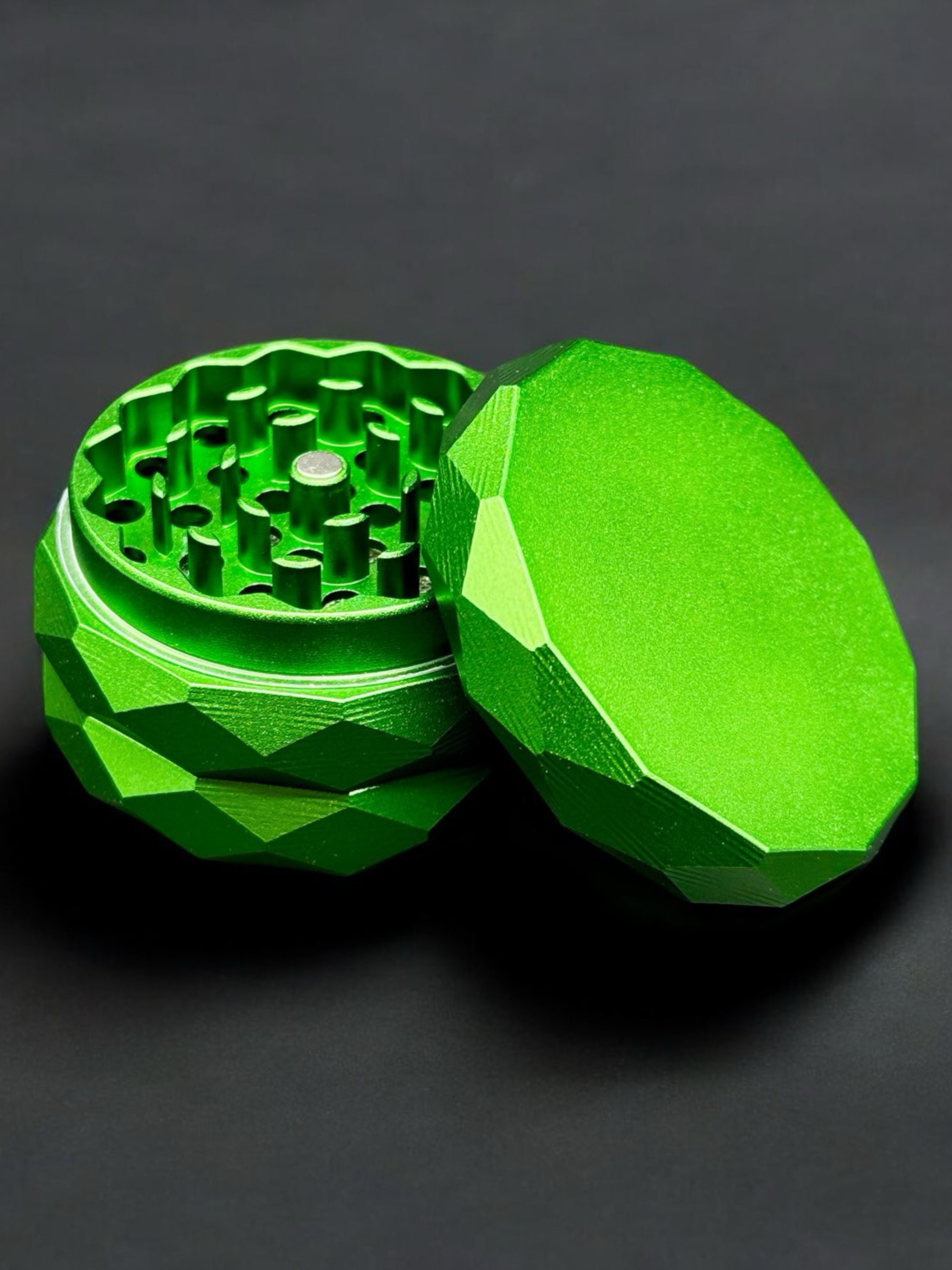 Preview pic of Diamond Cutting Green Aluminum Herb Grinder