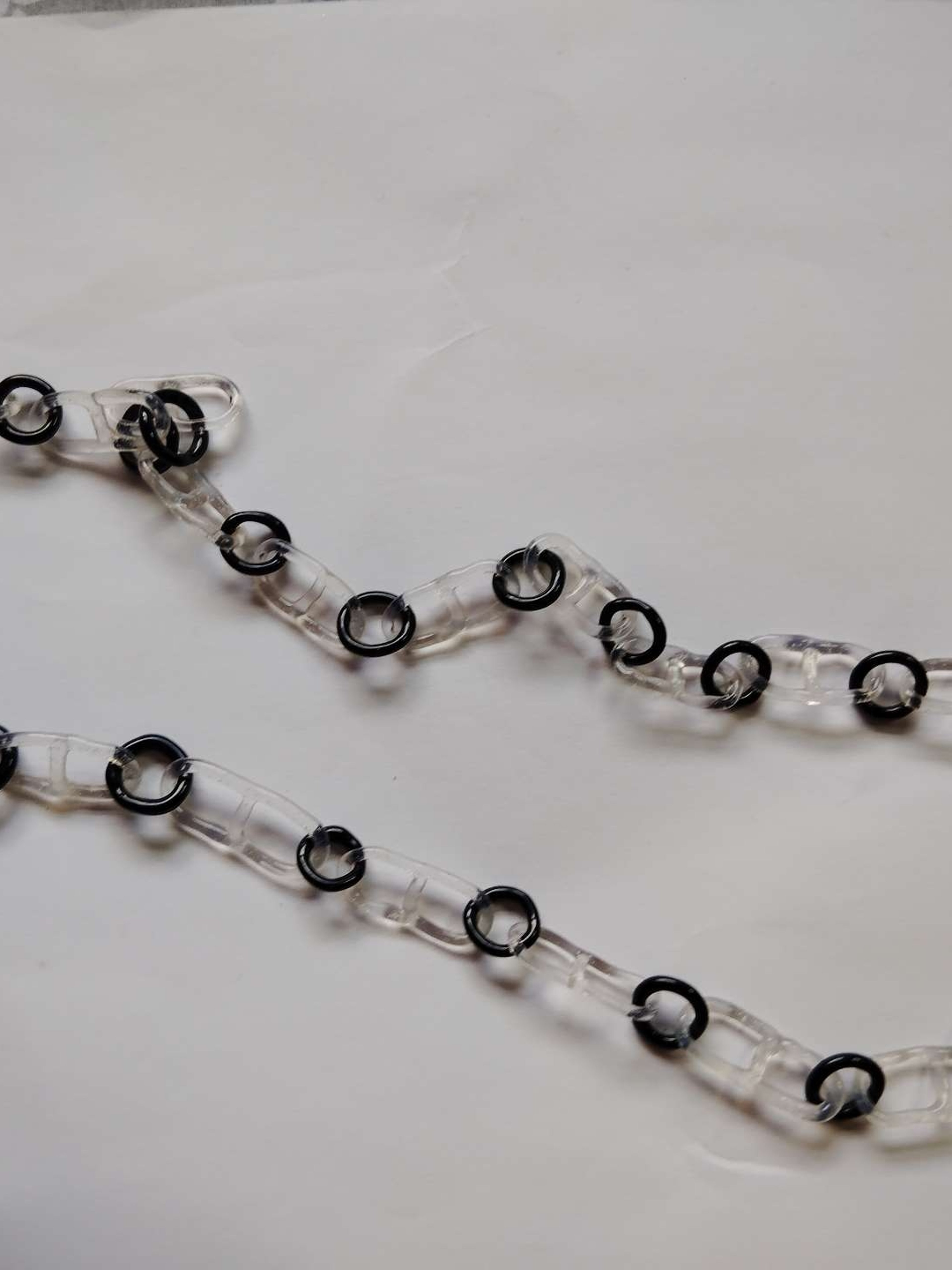 Preview pic of Glass chain